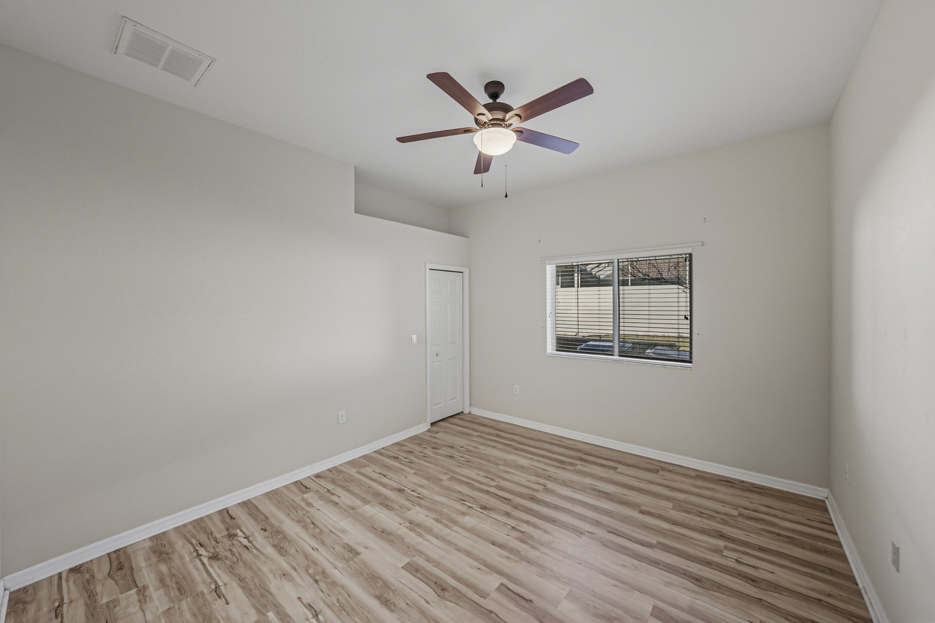 12852 GRAND TRAVERSE DR
