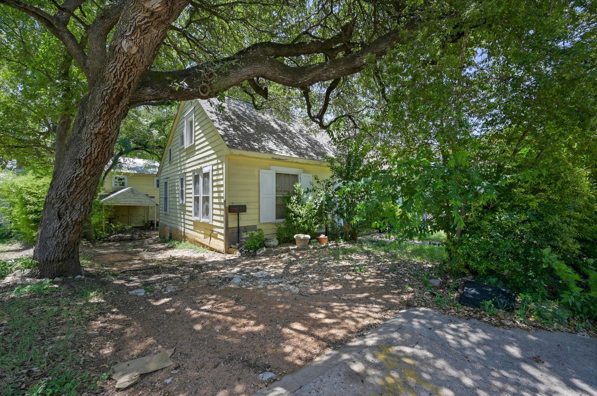 1017 W 31st Street