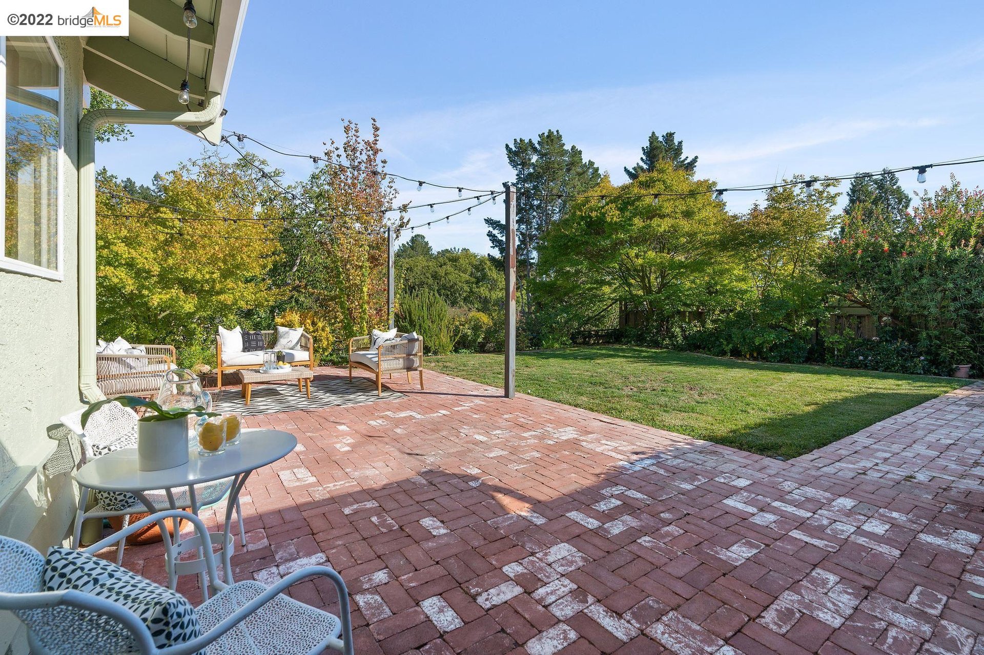 10 Woodside Dr