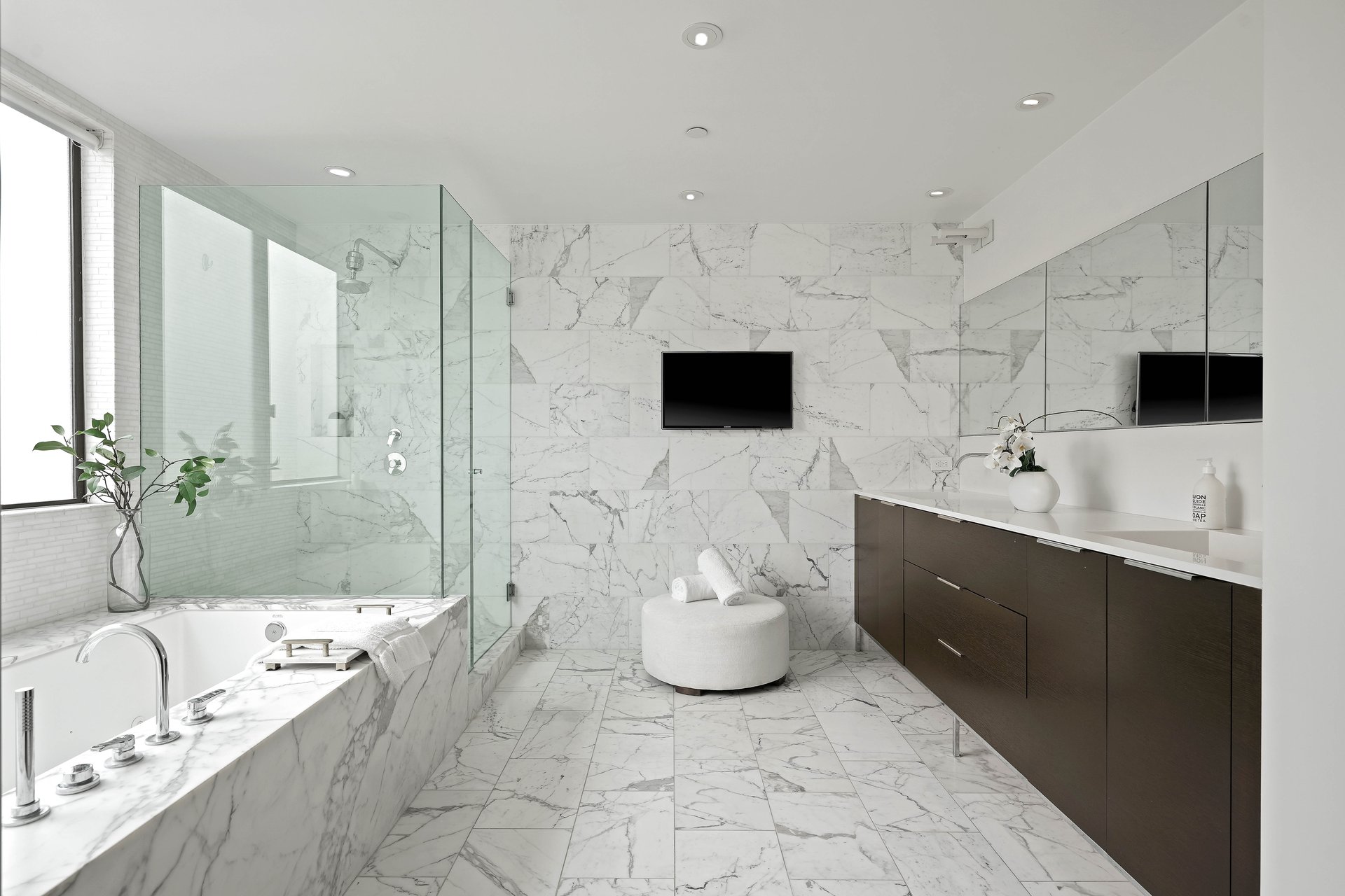 121 S Canon Dr #302, Beverly Hills