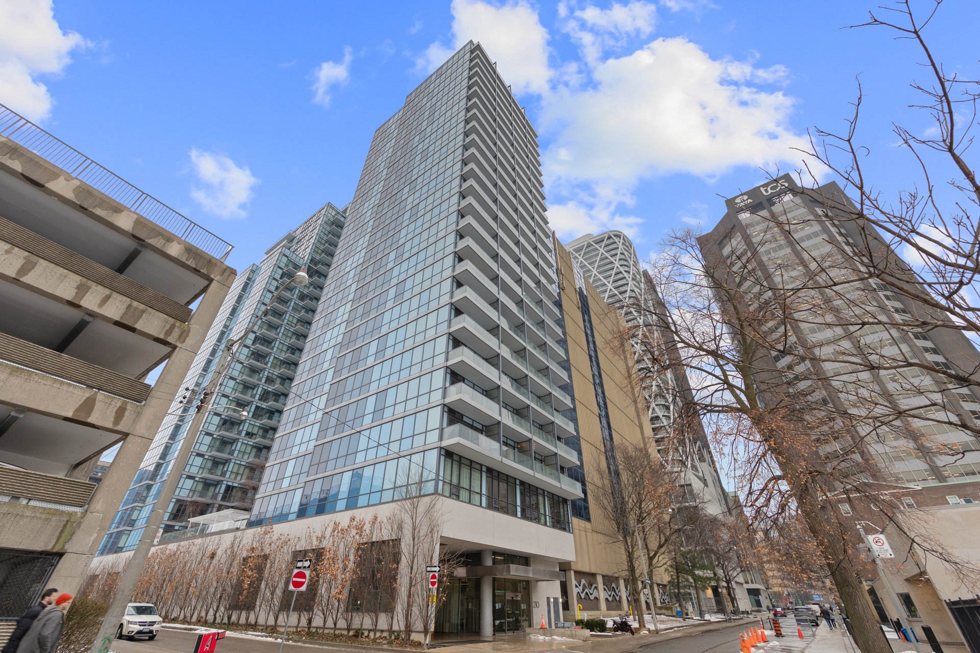 210 Simcoe Street Suite 607