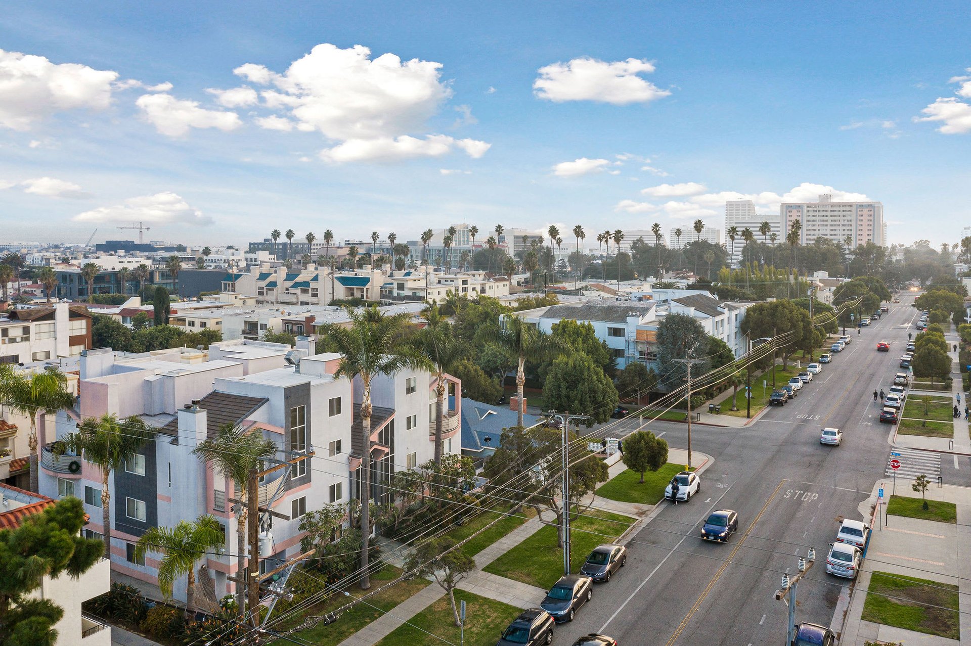 1010 California Ave #307, North of Wilshire