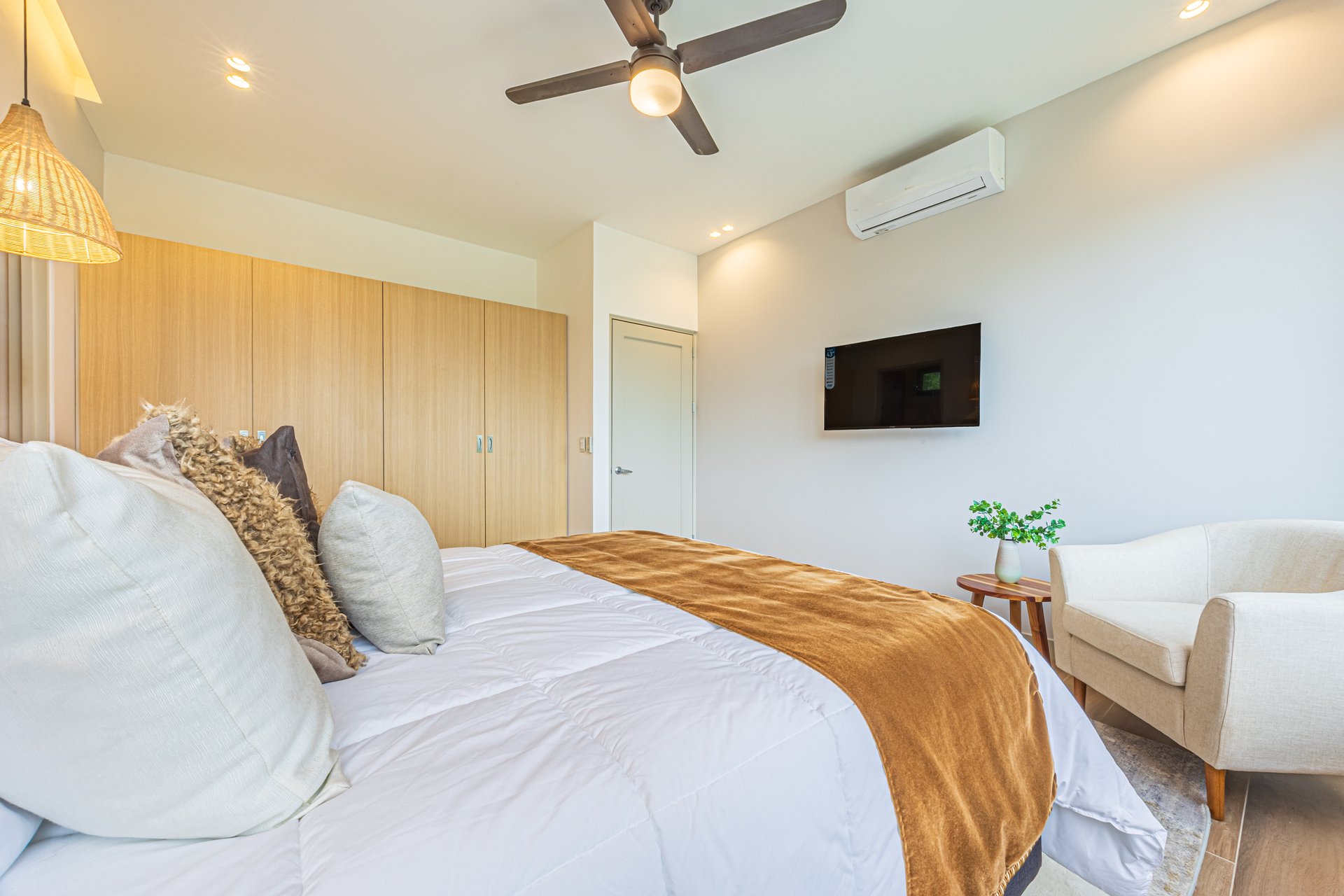 Luxury, Comfort & Investment Potential – Ocean-View Home in Uvita