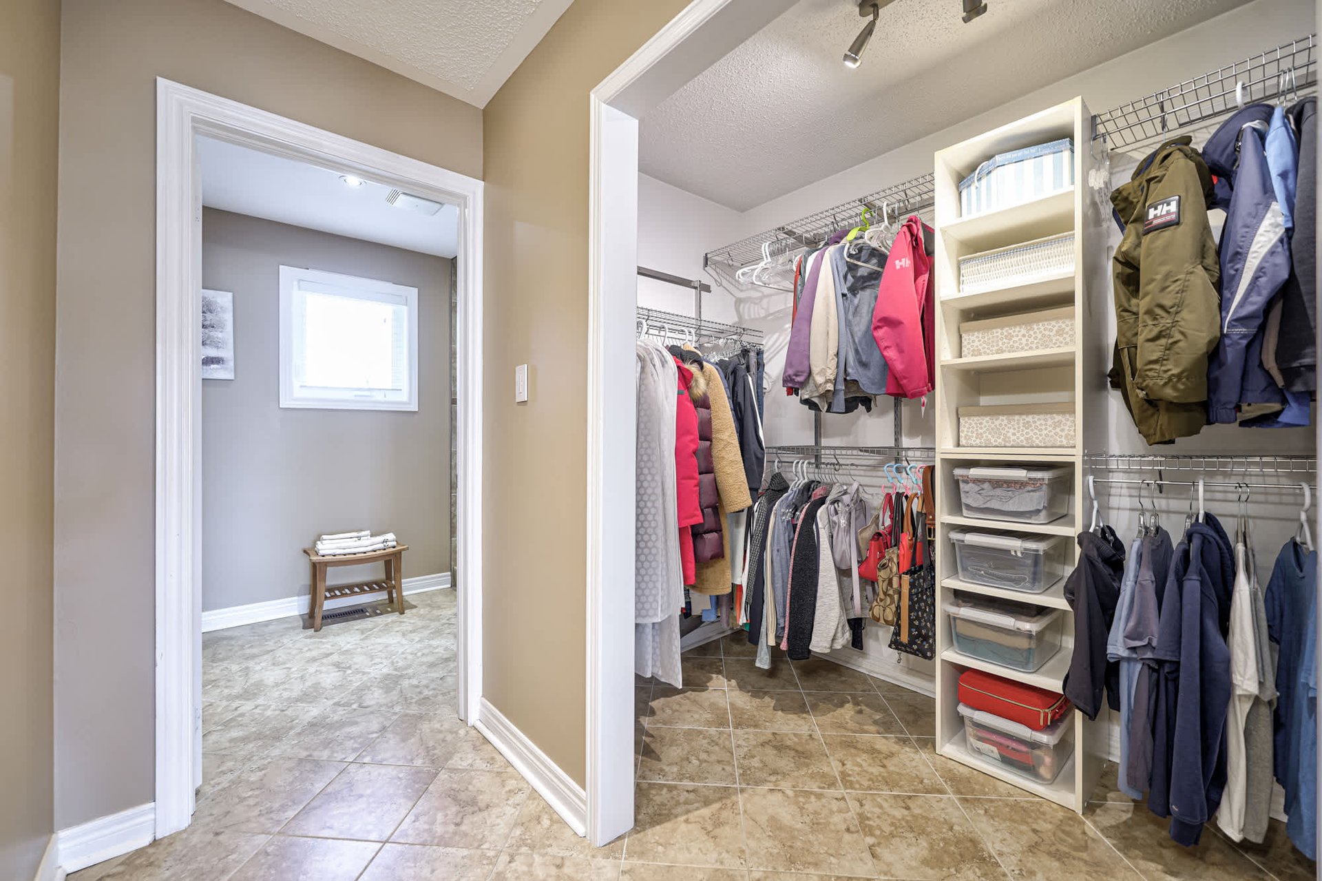 1237 Old Colony Rd