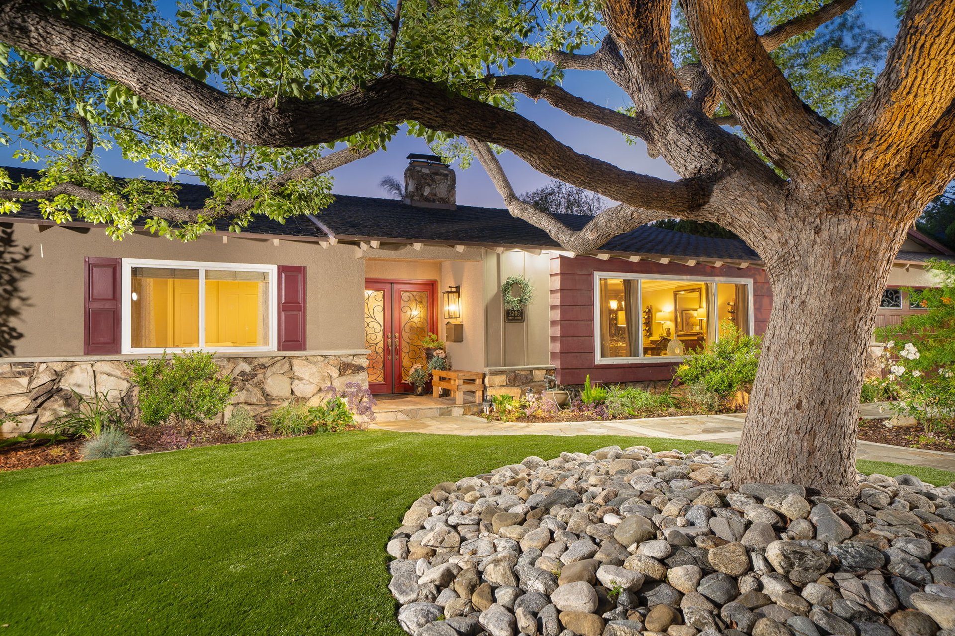 2309 Perry Court