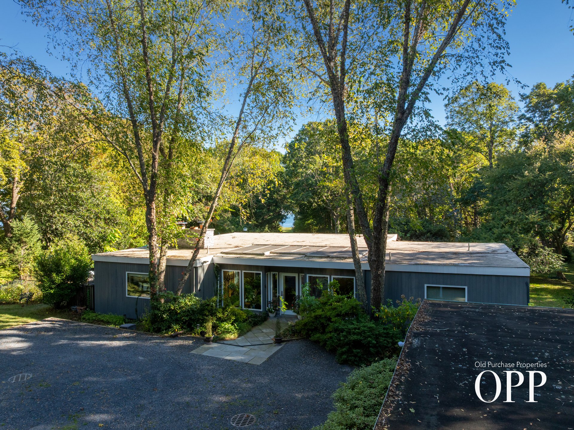 Hollywood: A Waterfront Modernist Retreat on 3.5 Acres