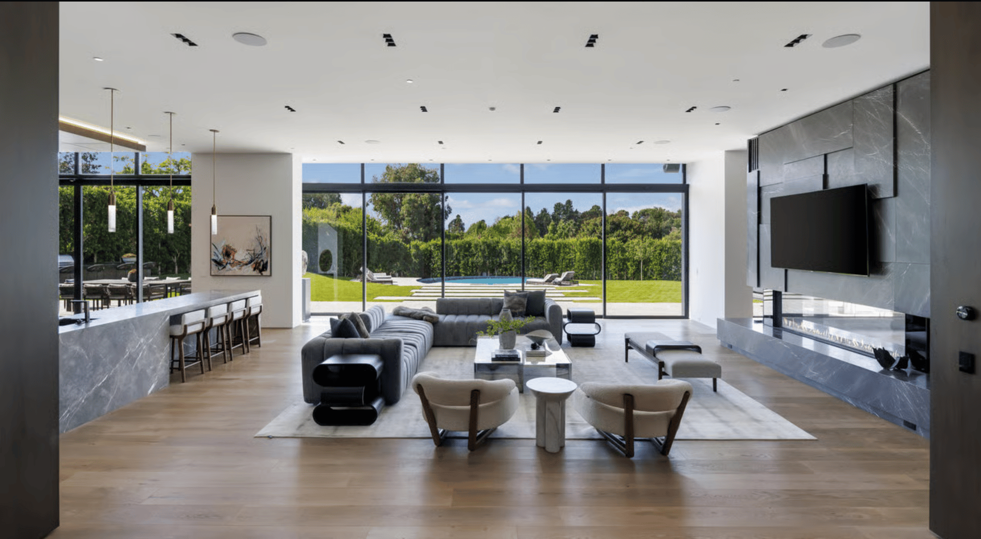 The Monocle, Holmby Hills