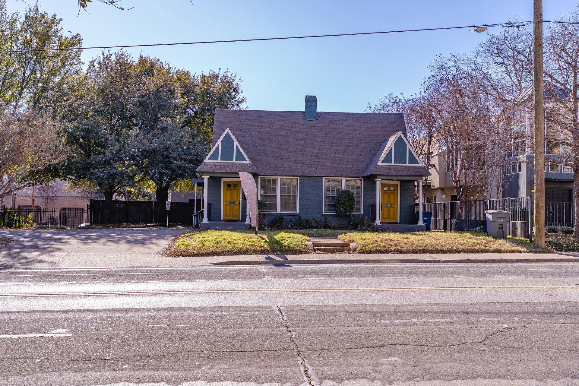 4231-4233 Cedar Springs Rd