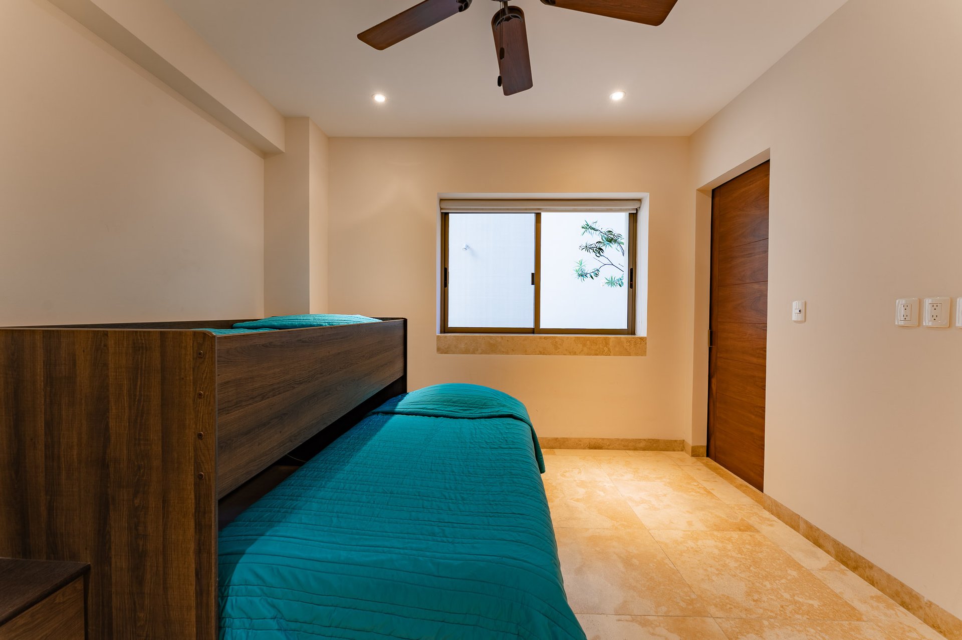3 Bedroom, Condo, COSMO 8A-1