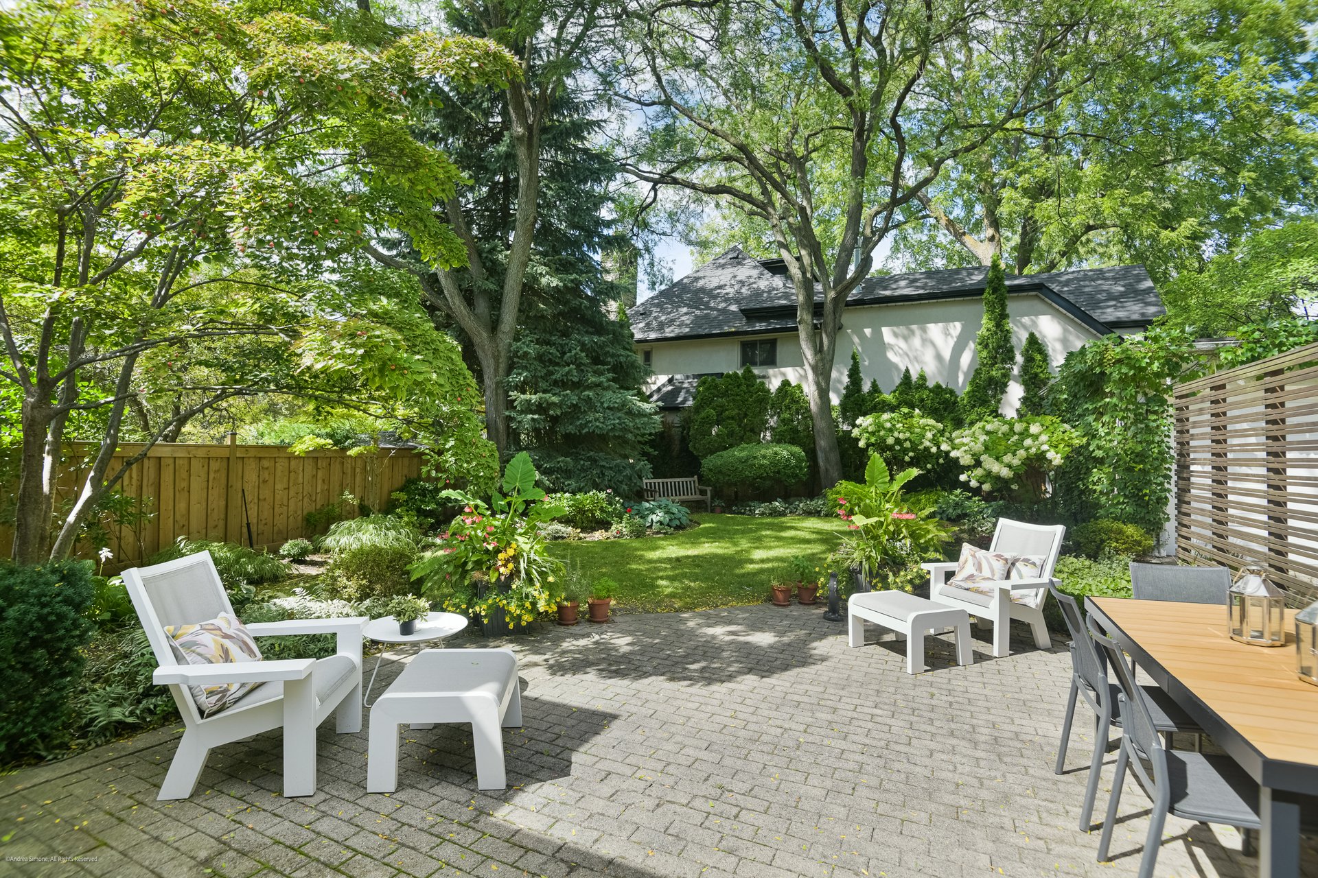 Moore Park 5 Bedroom on Lush Lot