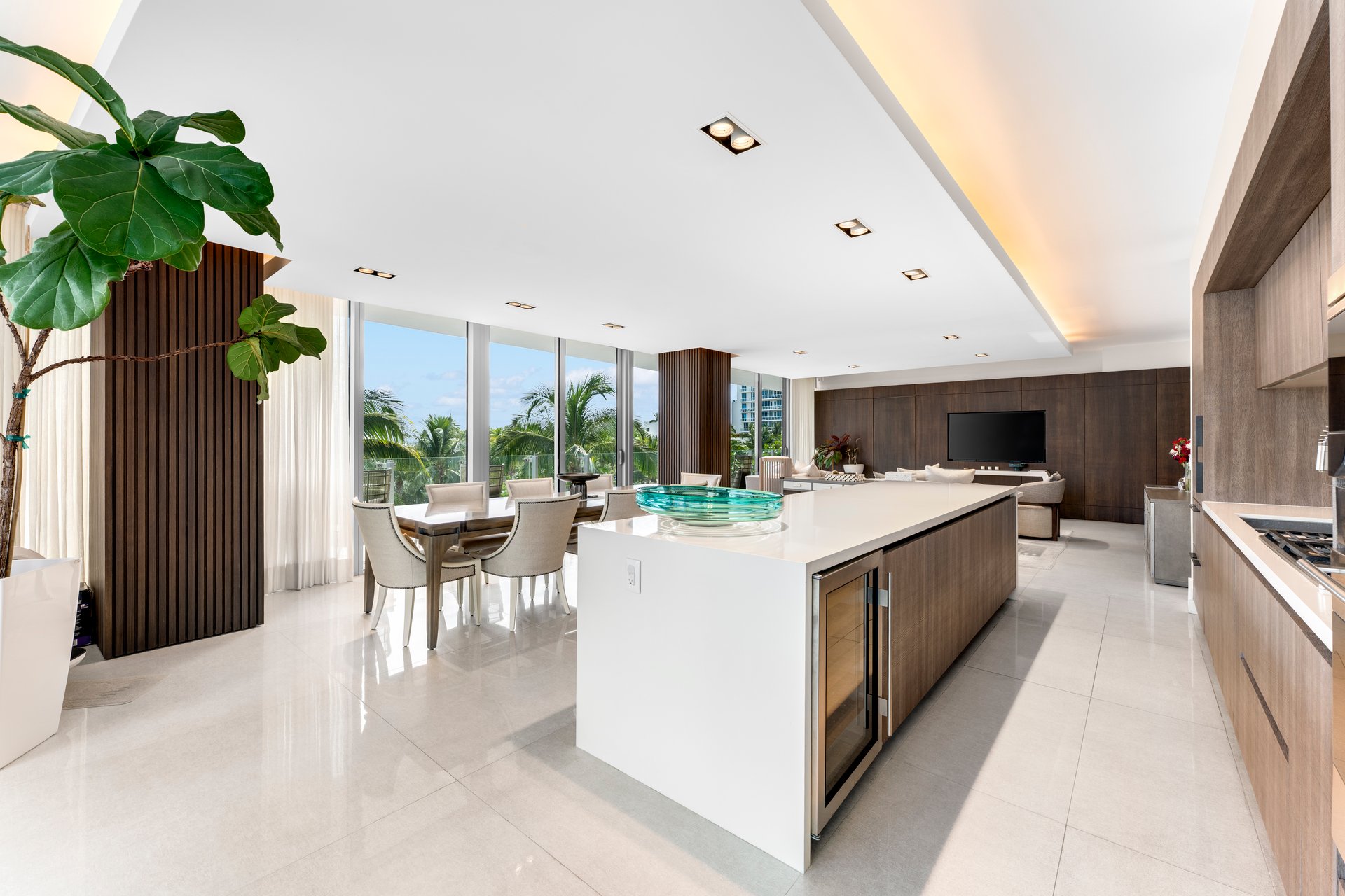 1 Collins Ave