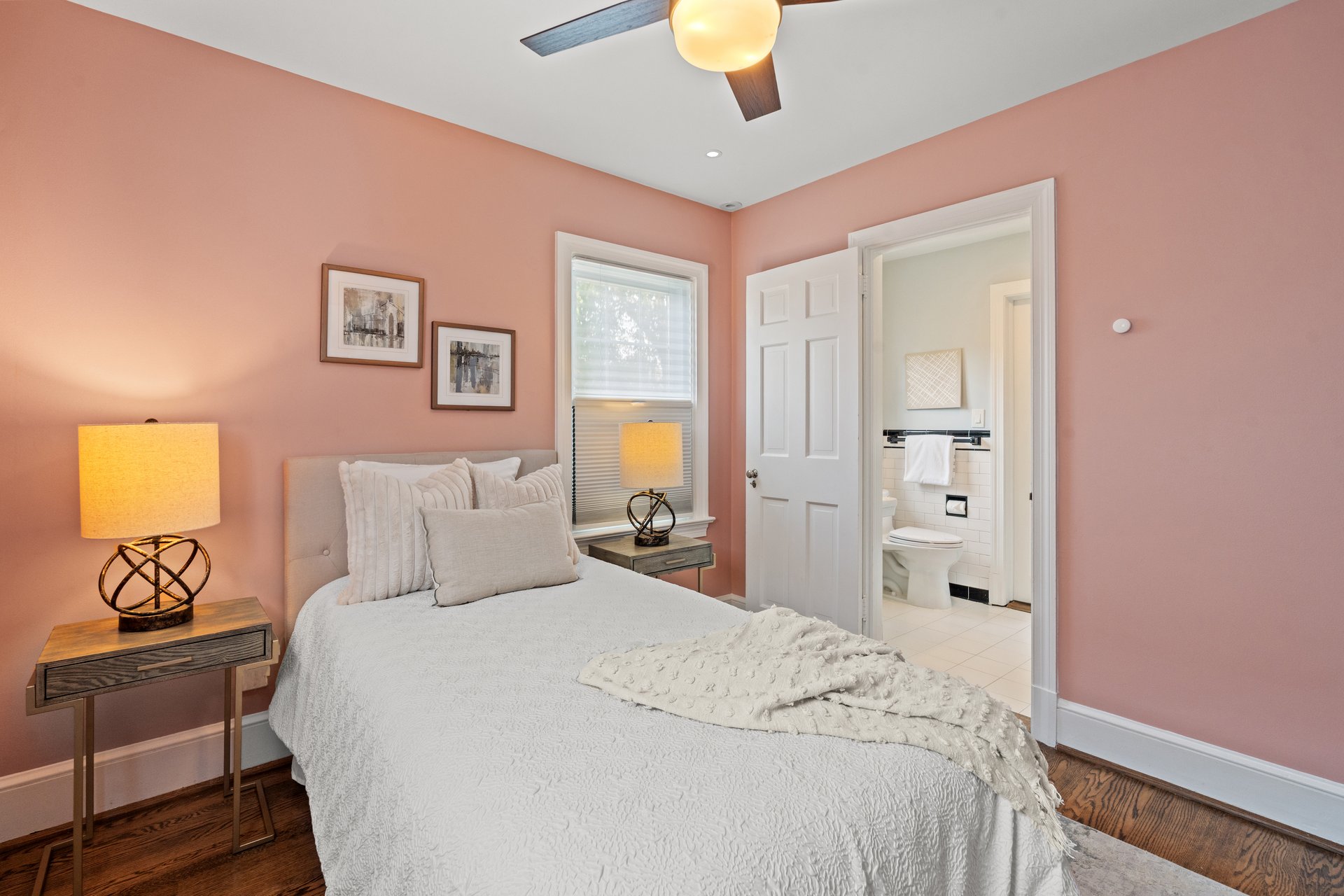 21 W Oak Street