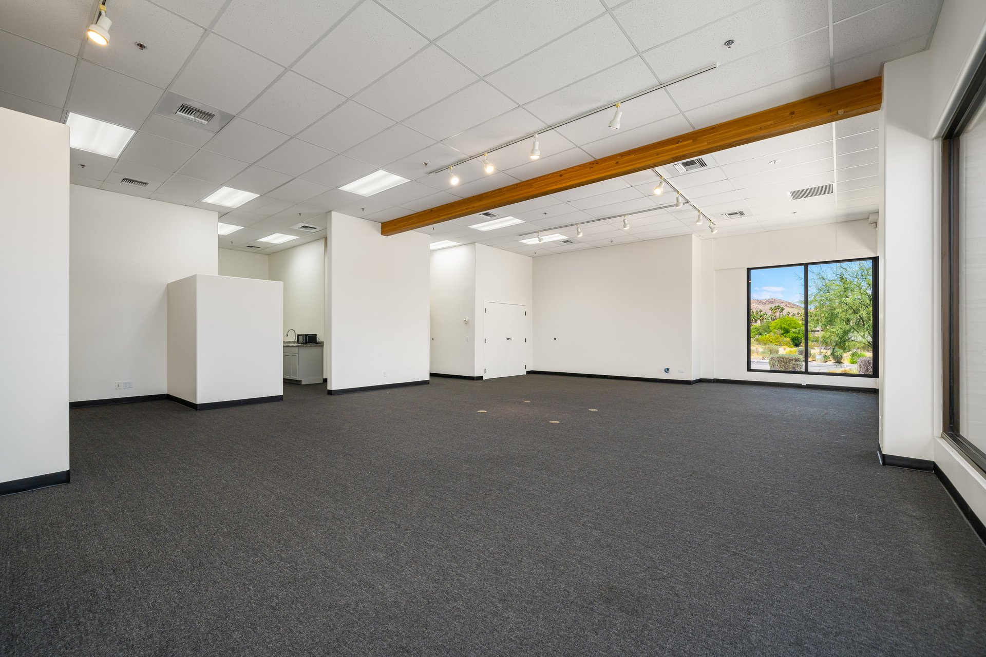 Desert Square - Suite D
