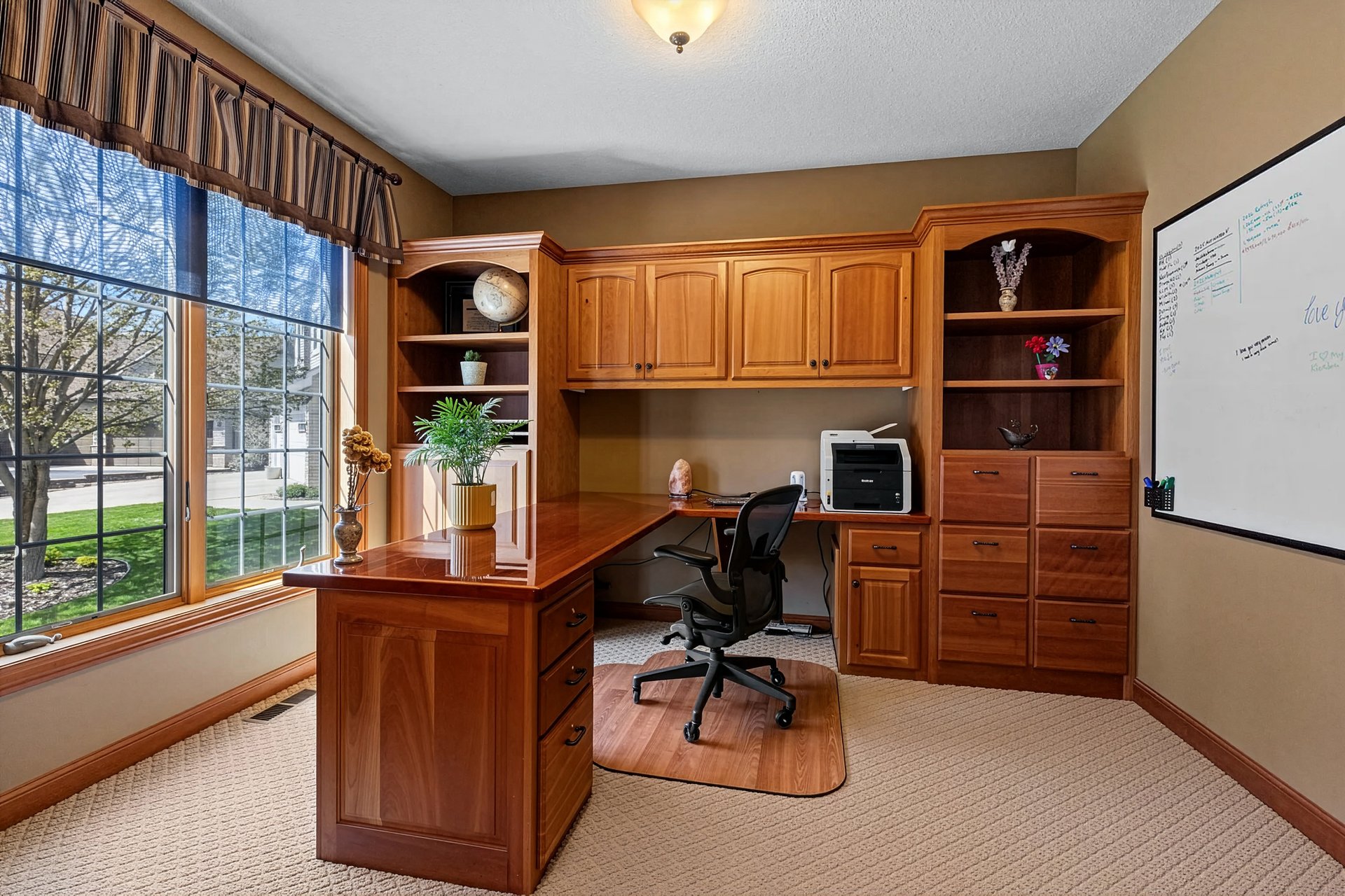 Hanson-Built Model Home on Quiet Cul-De-Sac