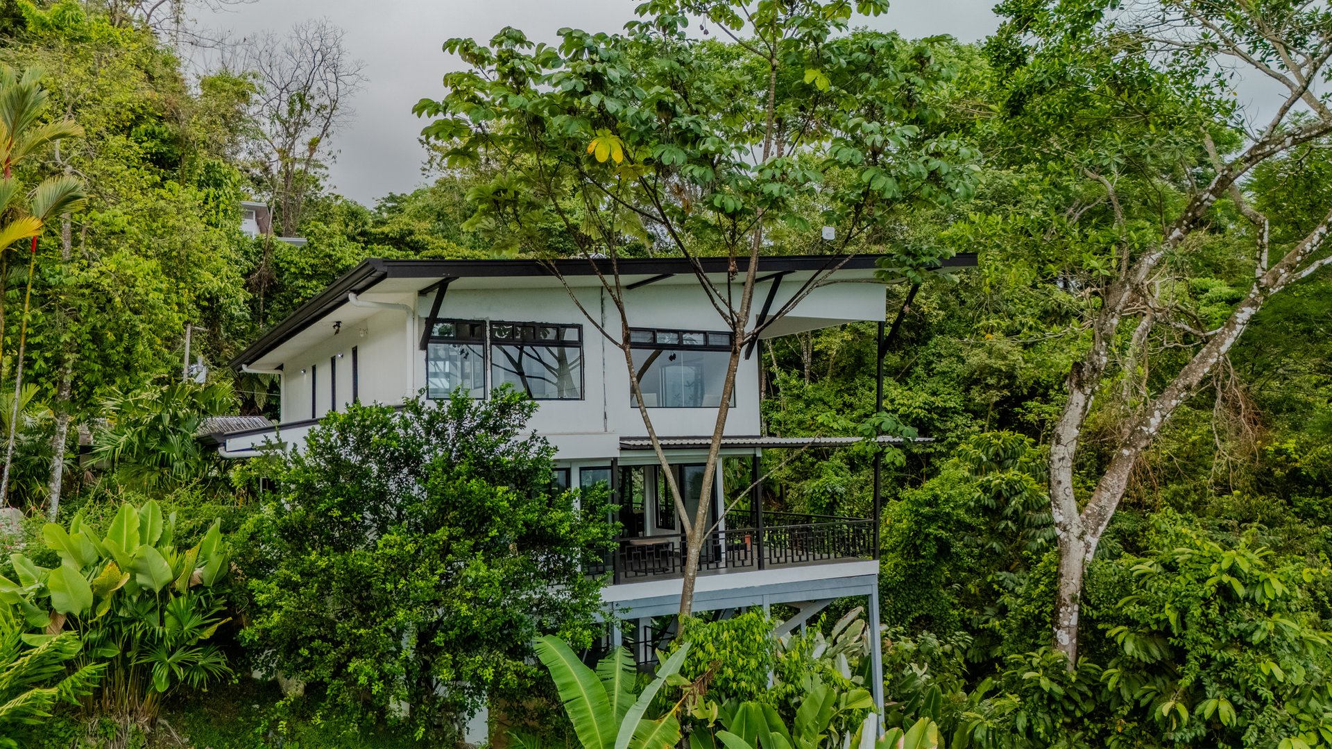Casa La Roca, Whale's Tail 3 Bedroom Home In Uvita!