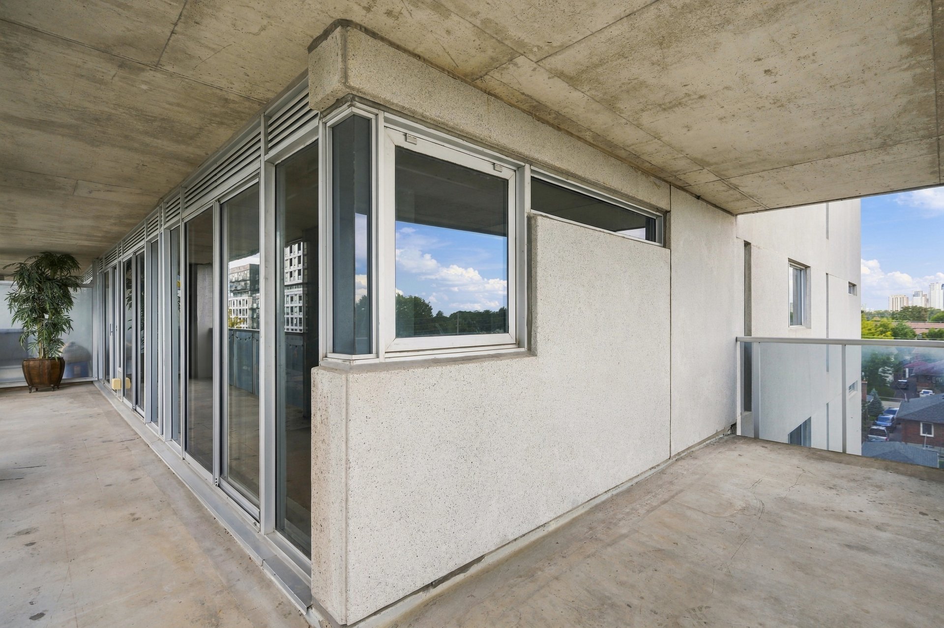 Immaculate 2 Bedroom Corner Unit