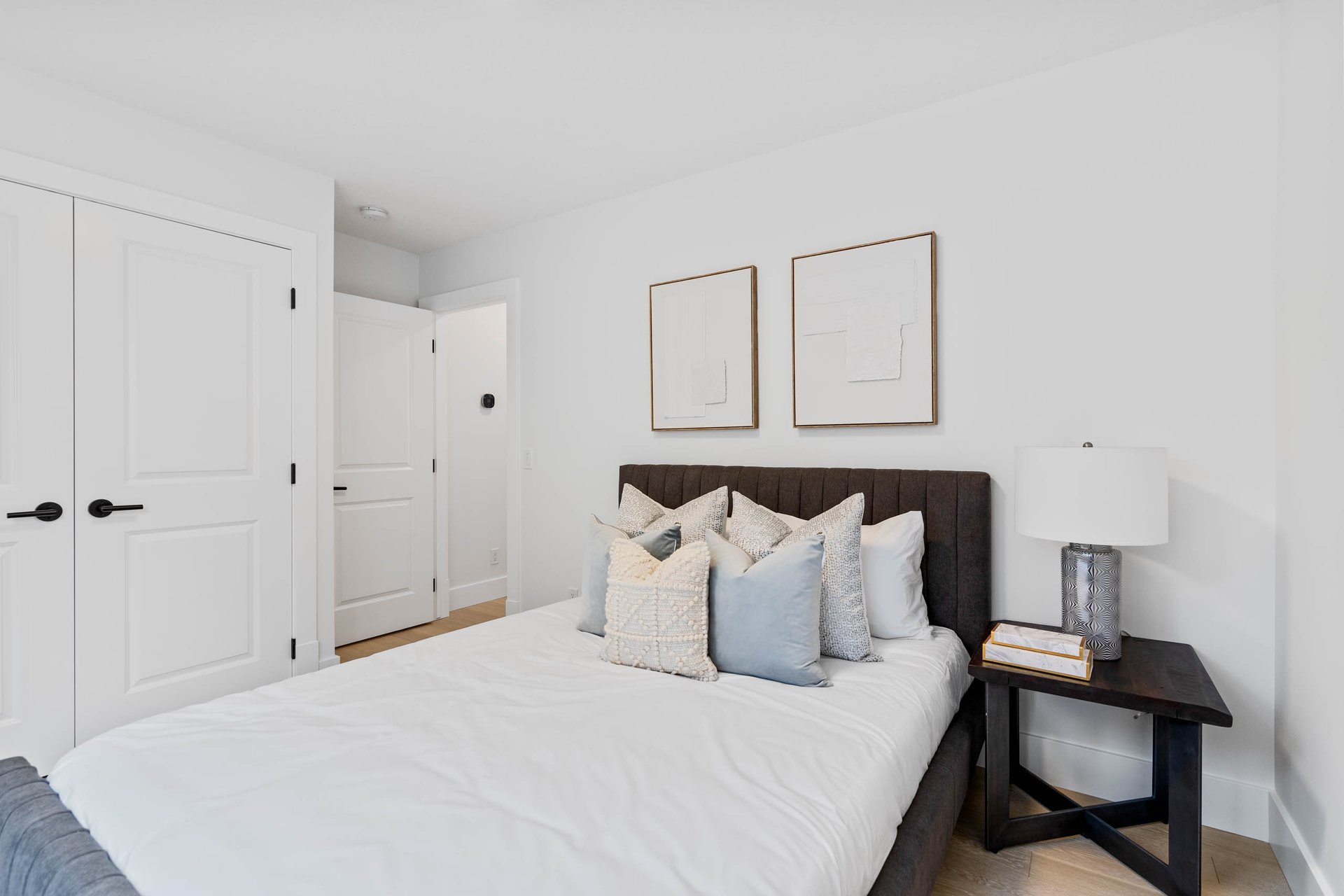 227 Calais Drive SW