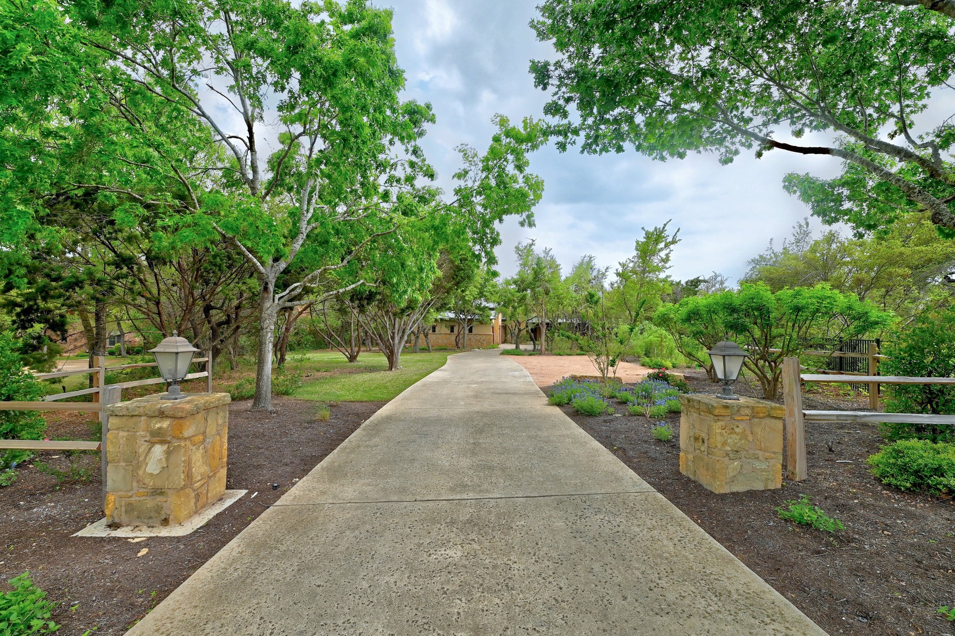 16009 Pontevedra Place