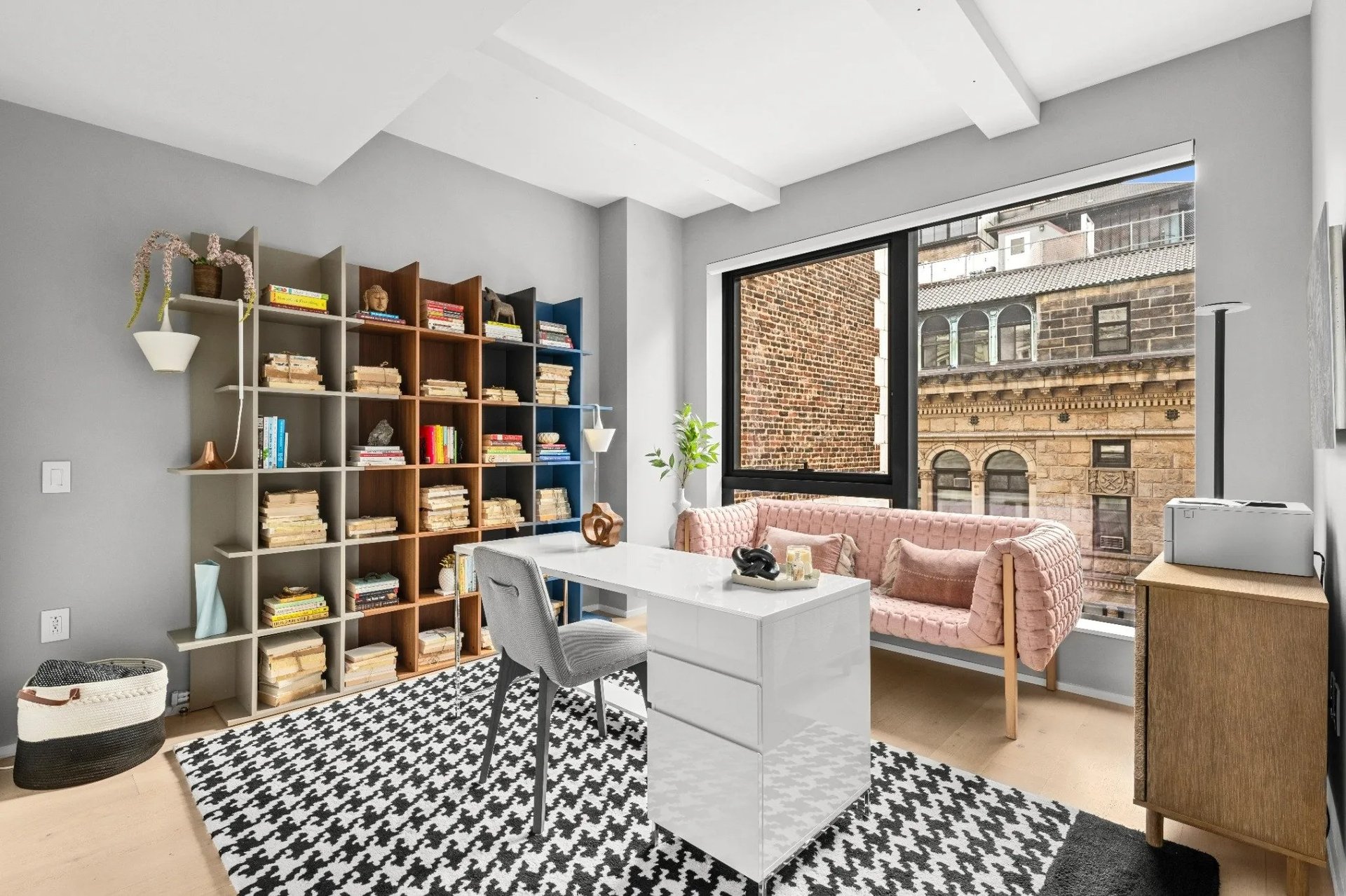 121 East 22nd St, #S901