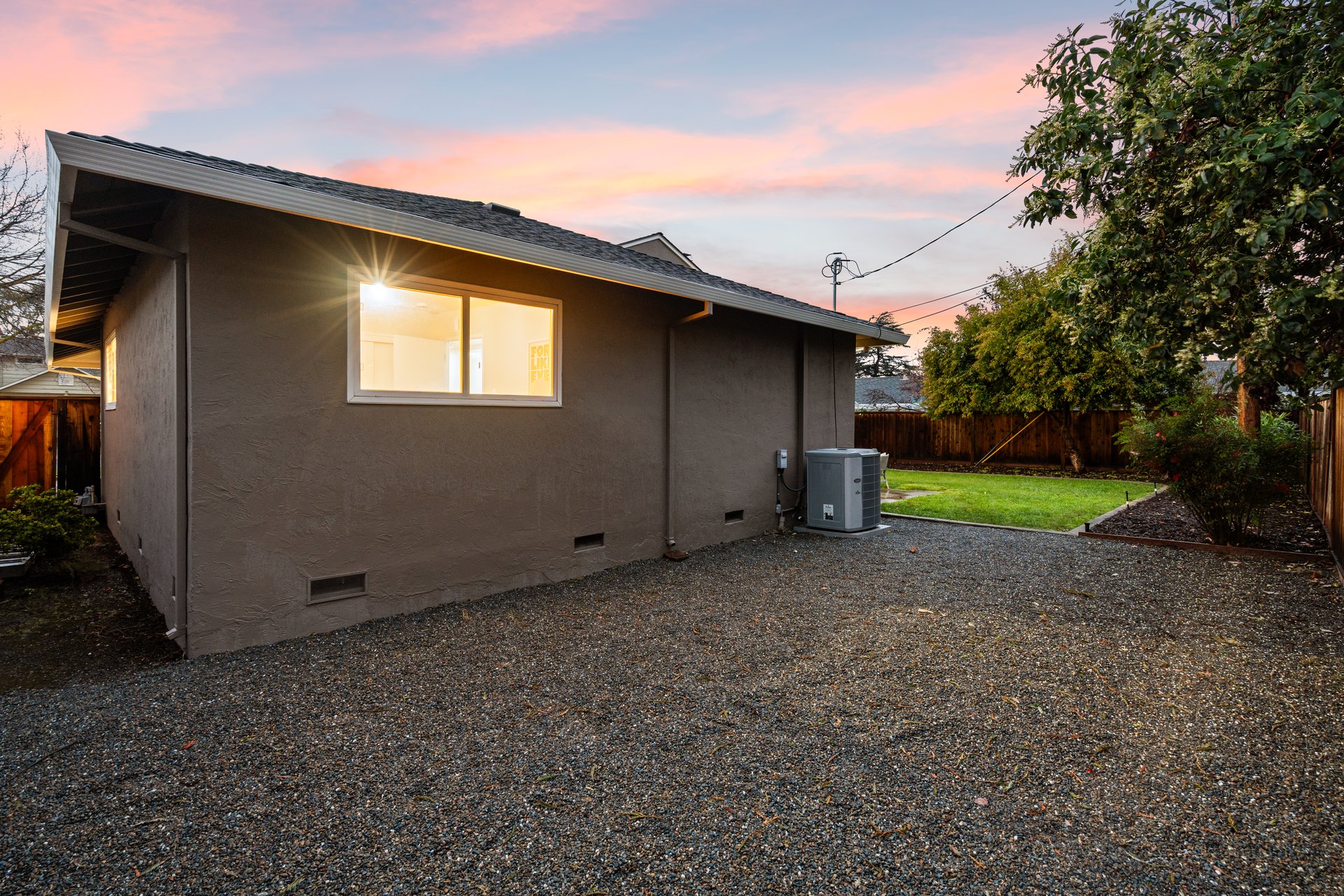699 Cornell DR