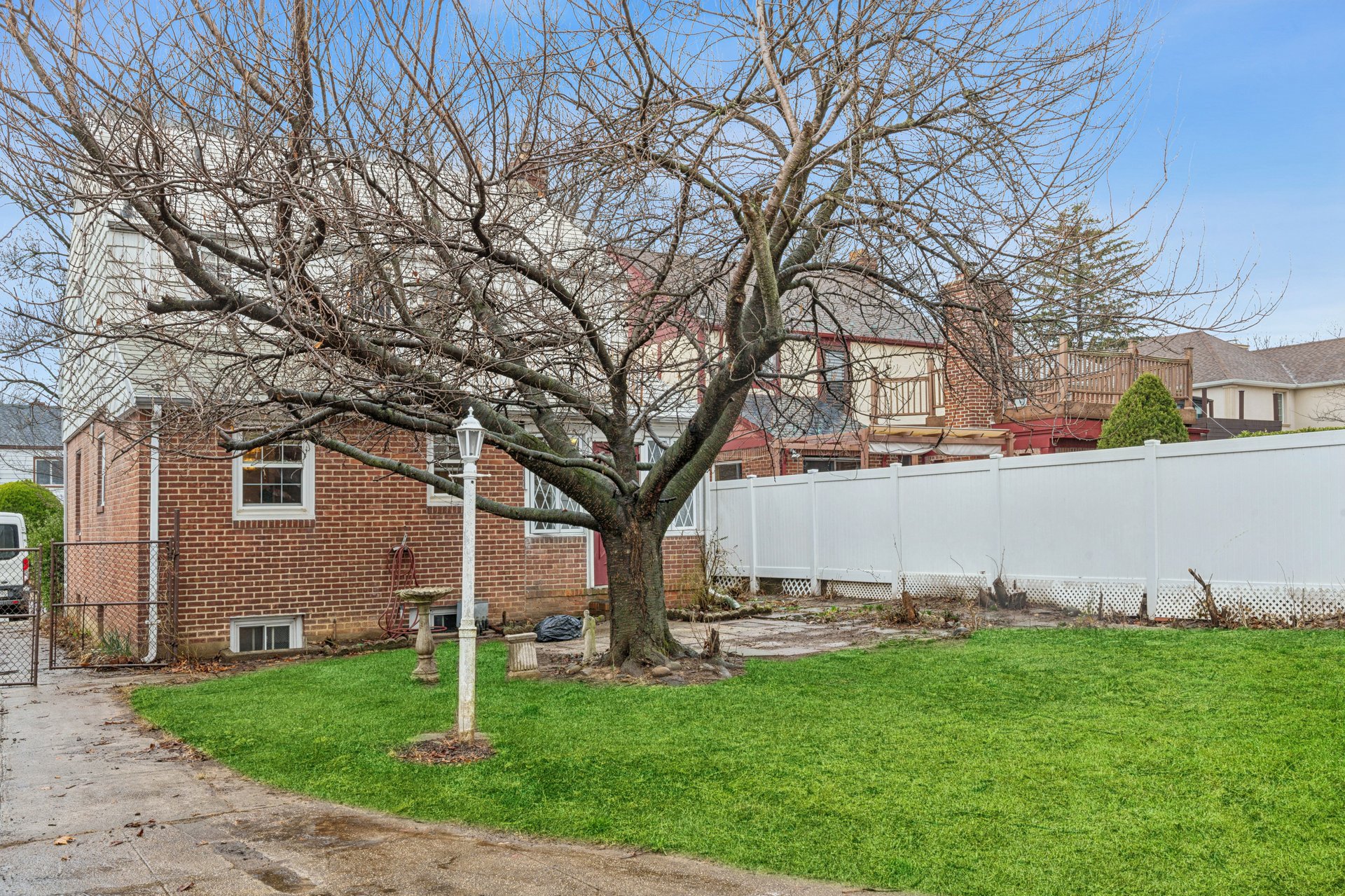 85-19 Radnor St