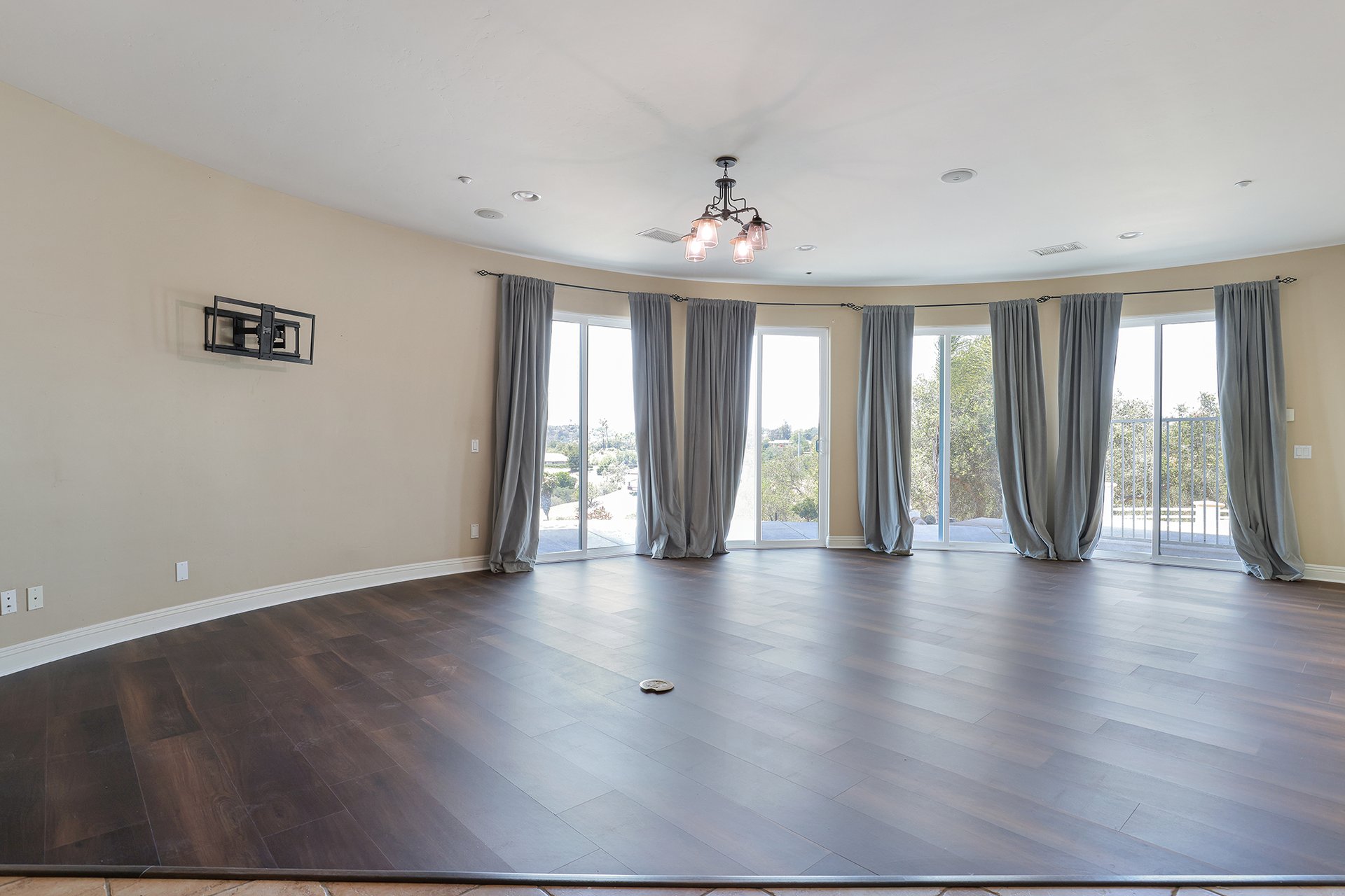 1303 Sycamore Heights