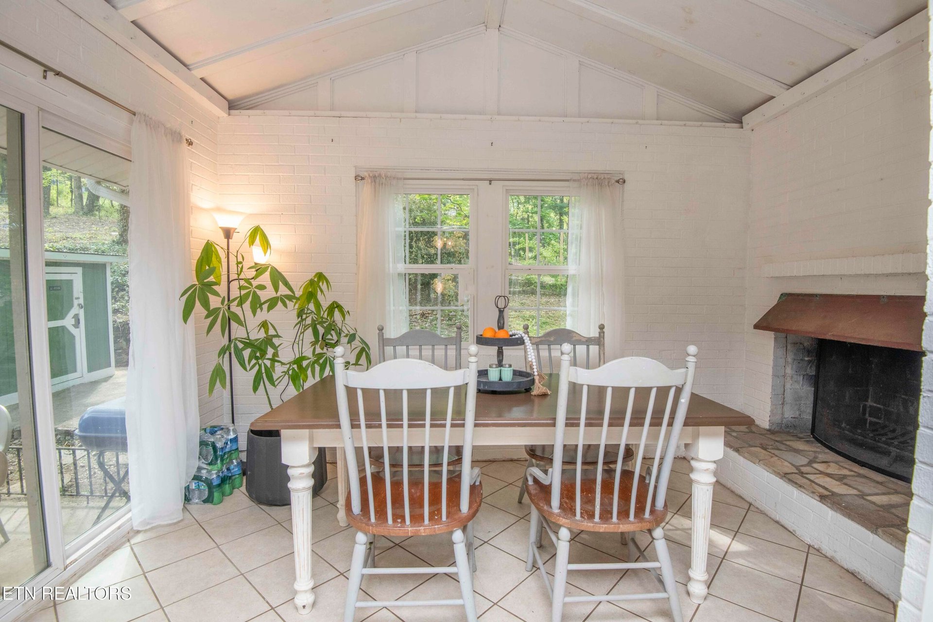 1212 Pilleaux Dr