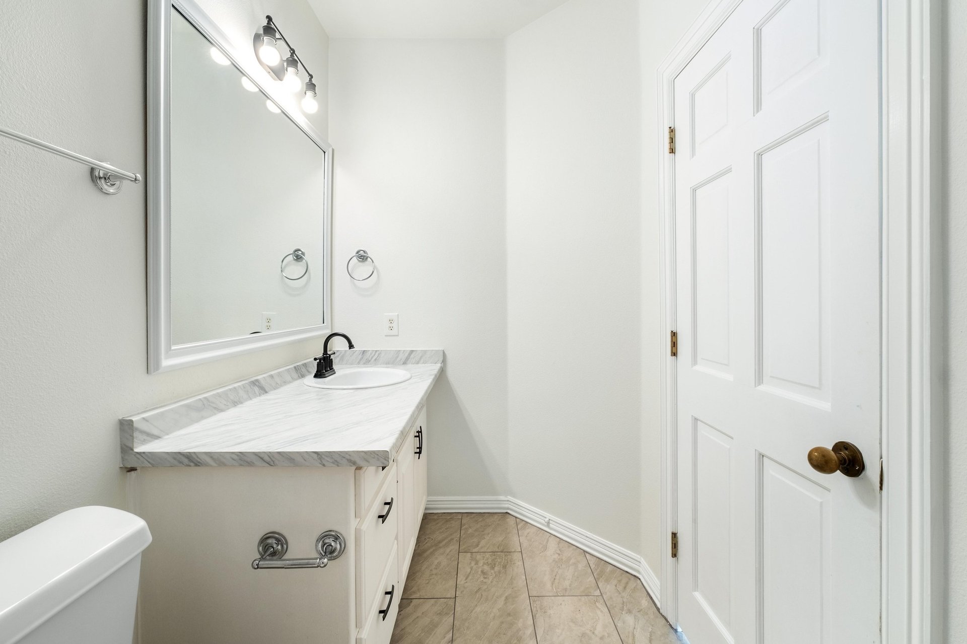 2900 Meandering River Court