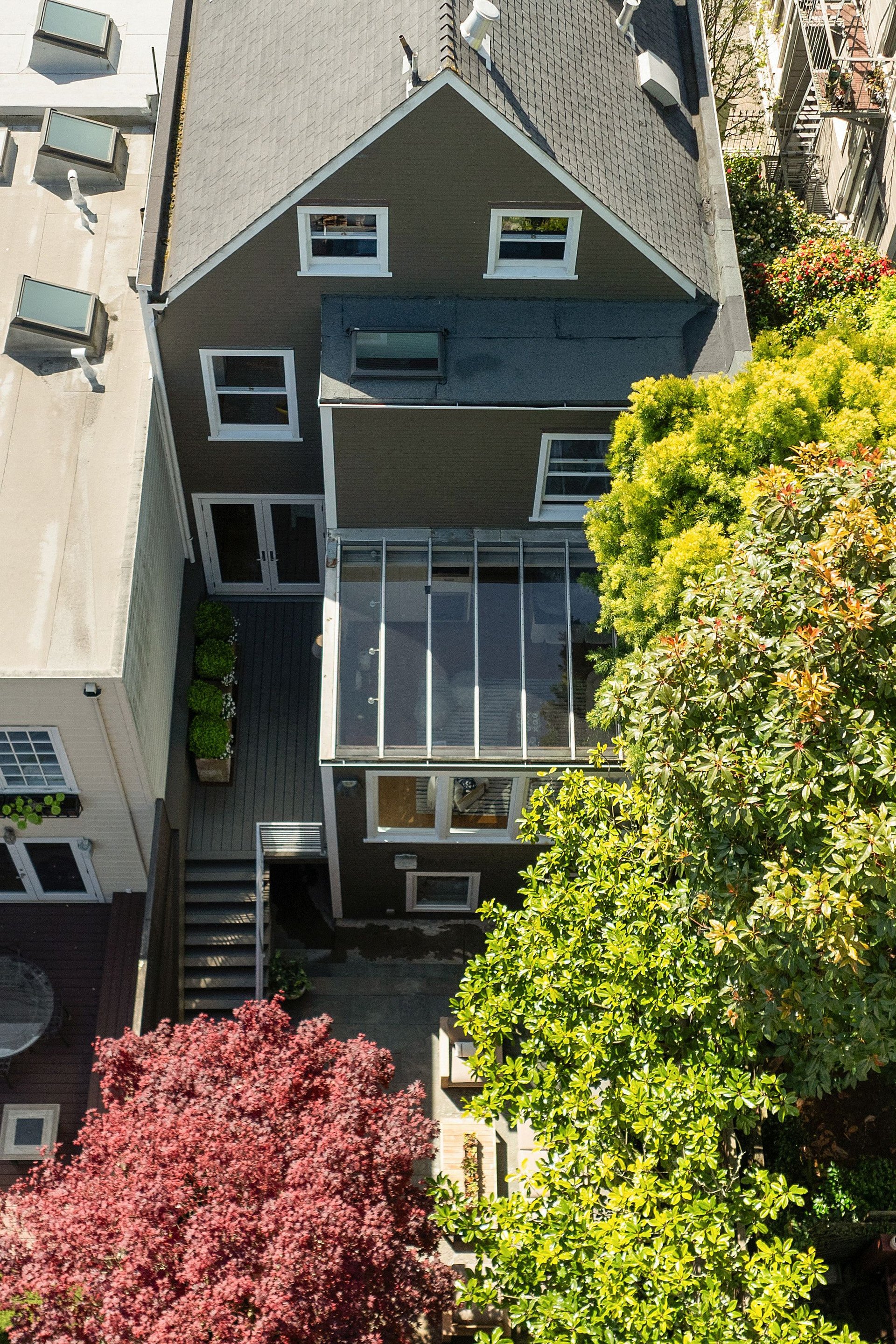 Pacific Heights Edwardian on a Prime Flat Block