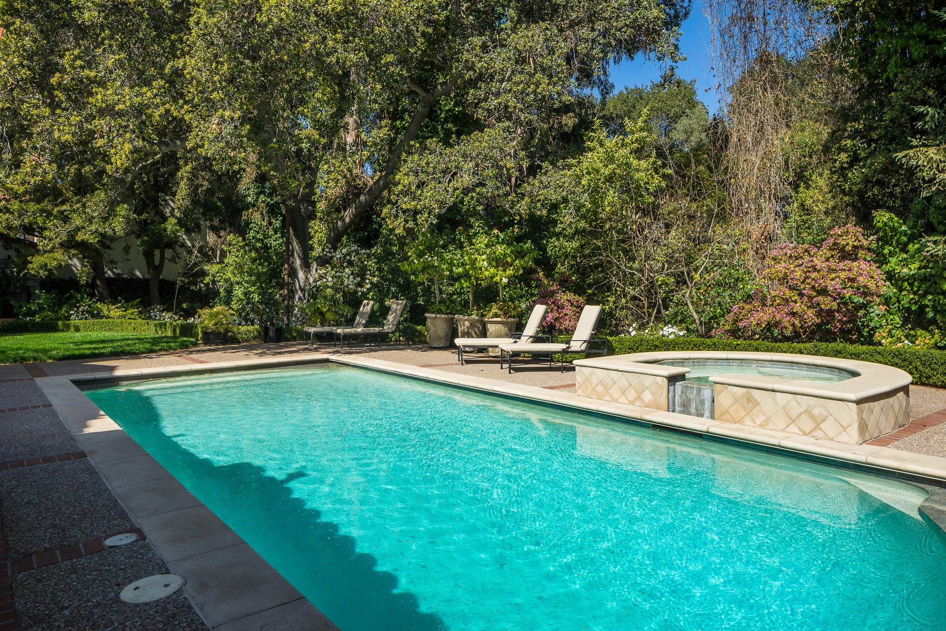 79 Crescent Dr
