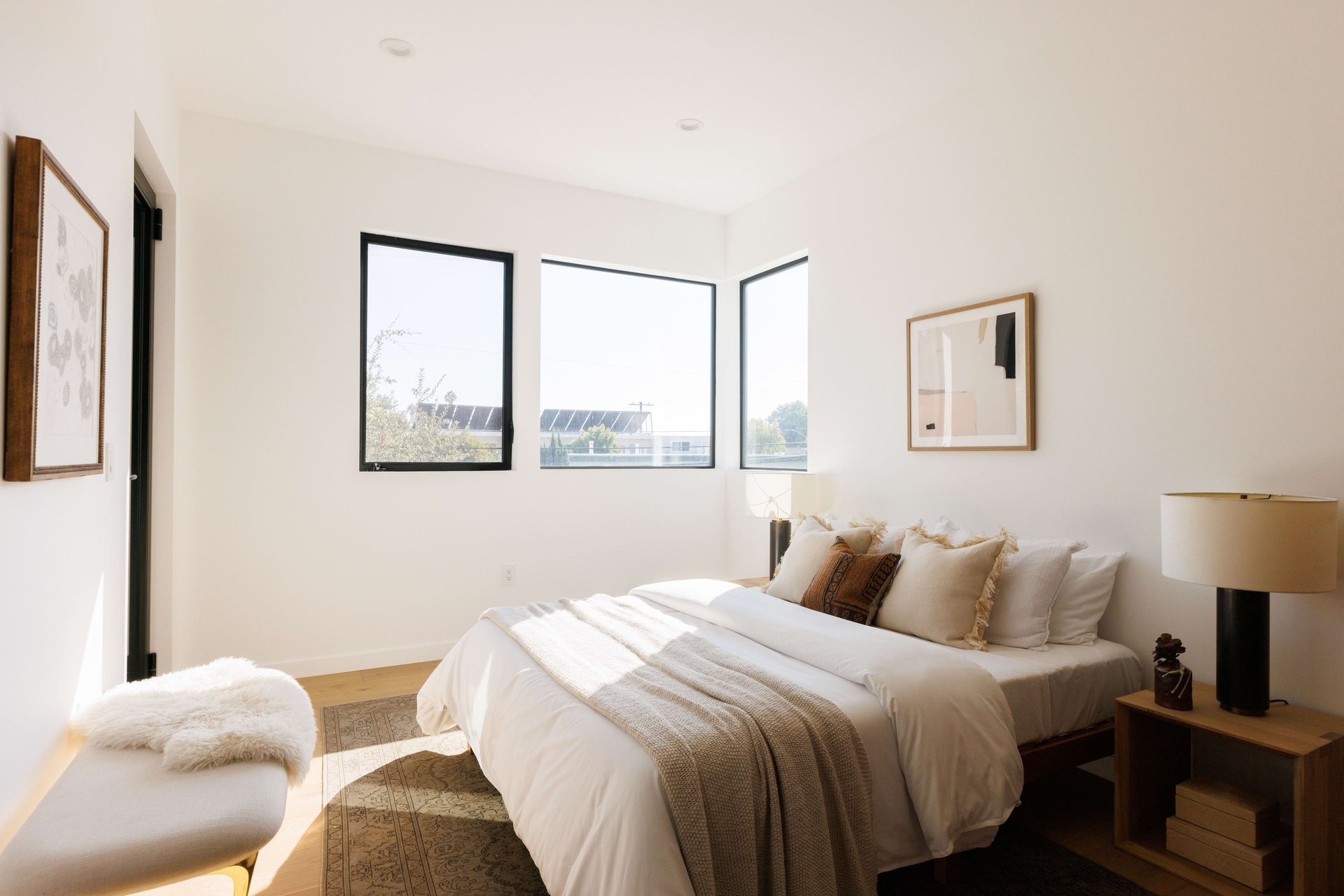 A Chic and Private New Construction Residence in Silver Lake