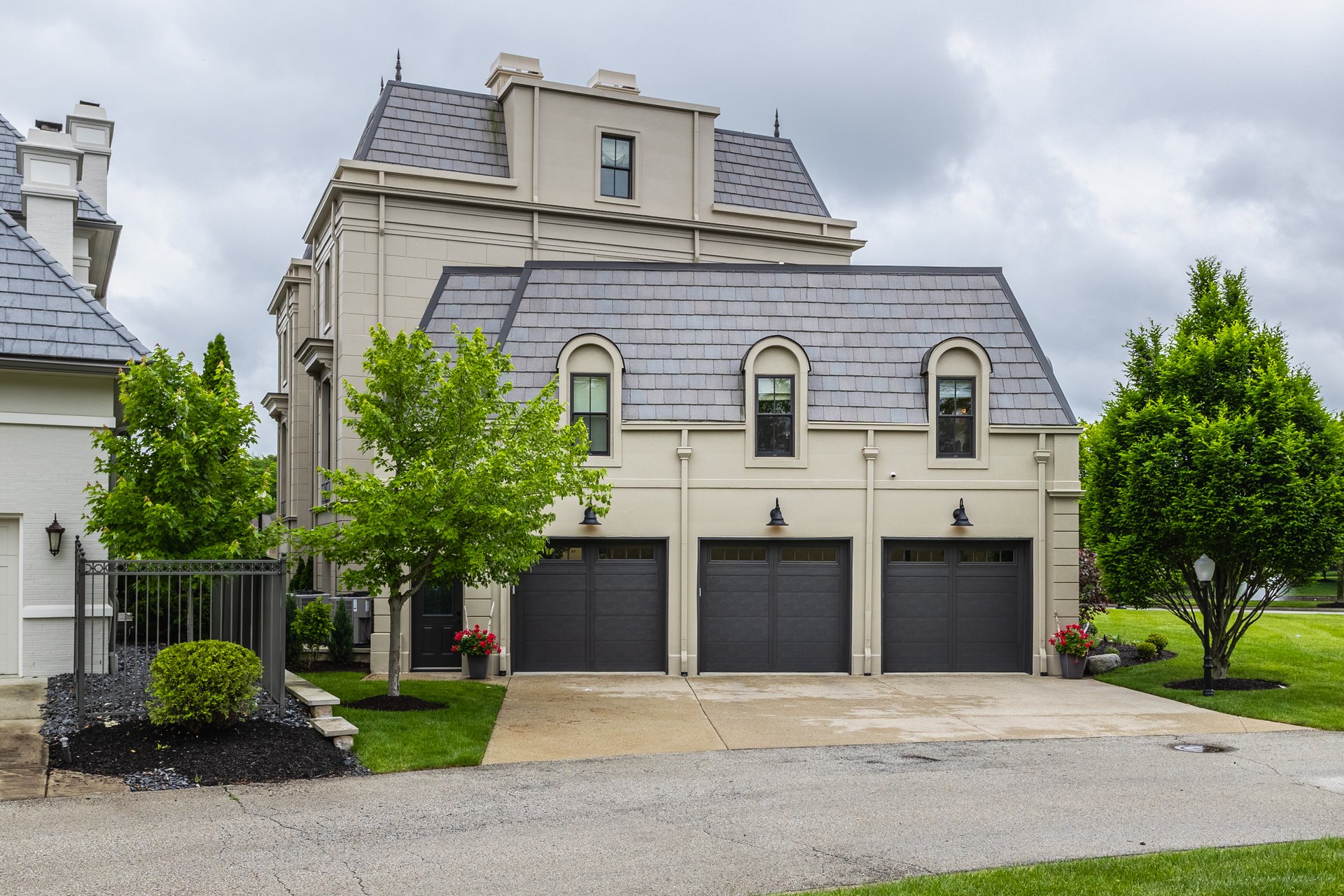 1894 Rhettsbury Street