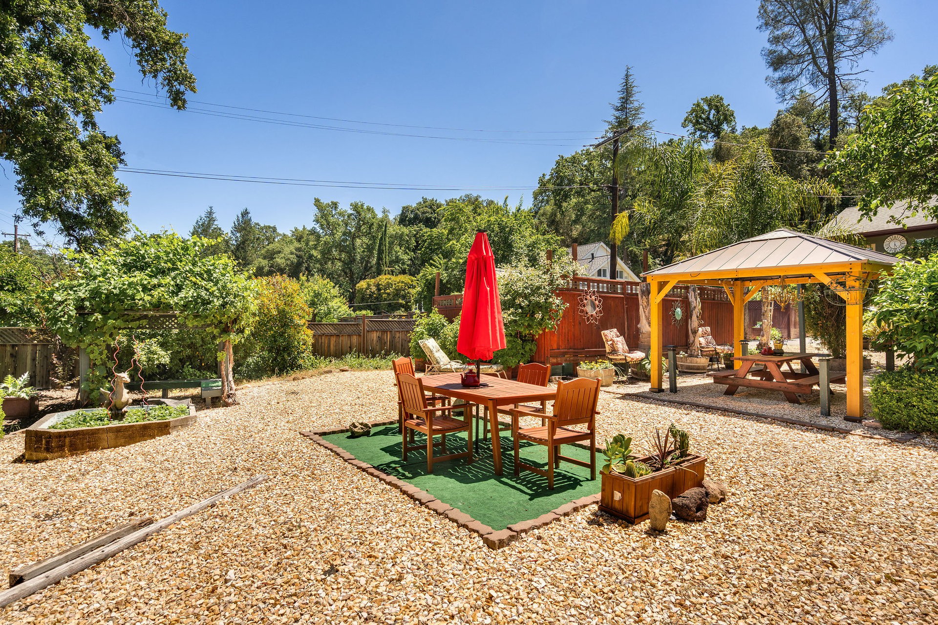 3037 Foothill Blvd