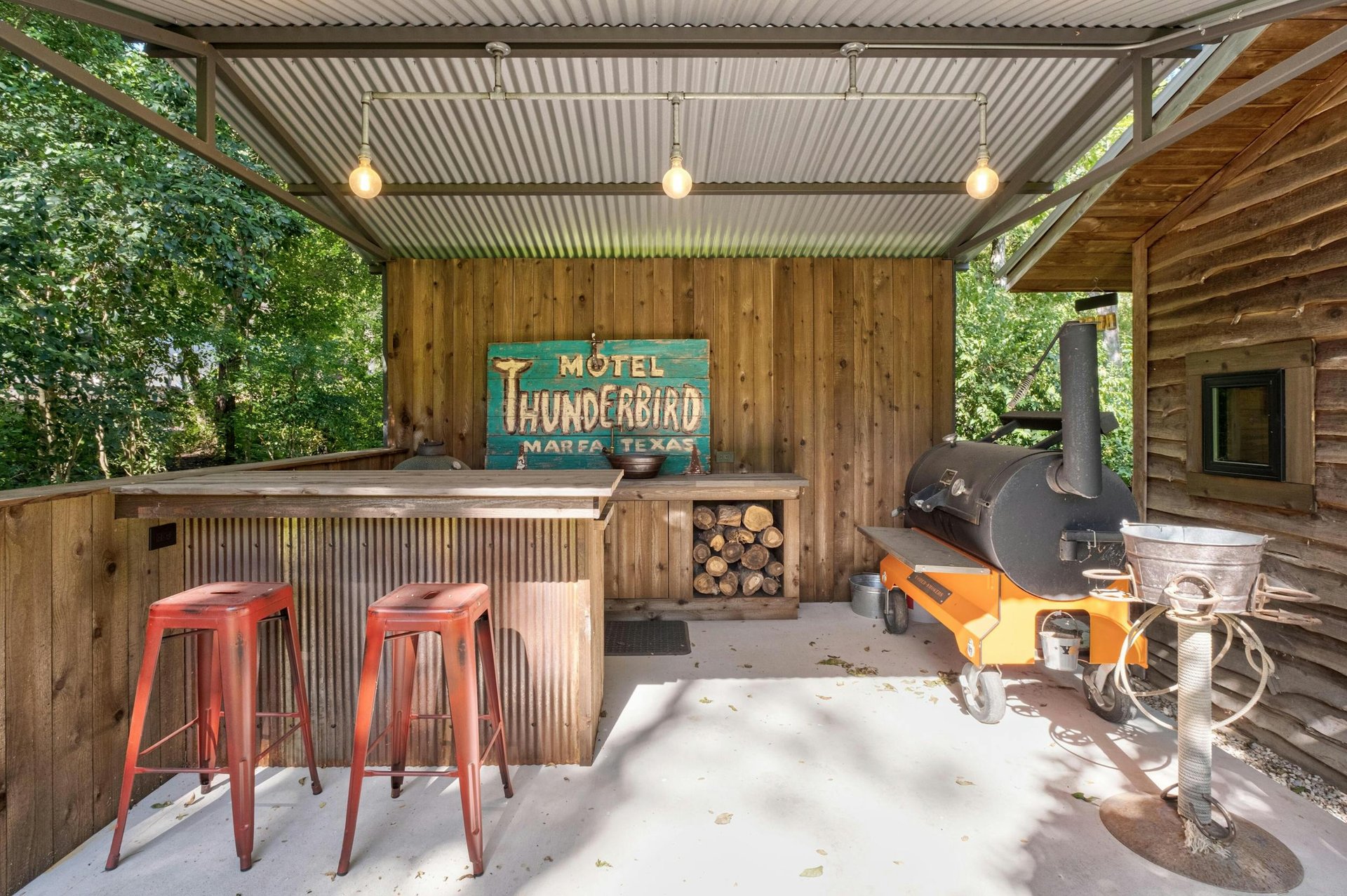 2212 River Hills Road 