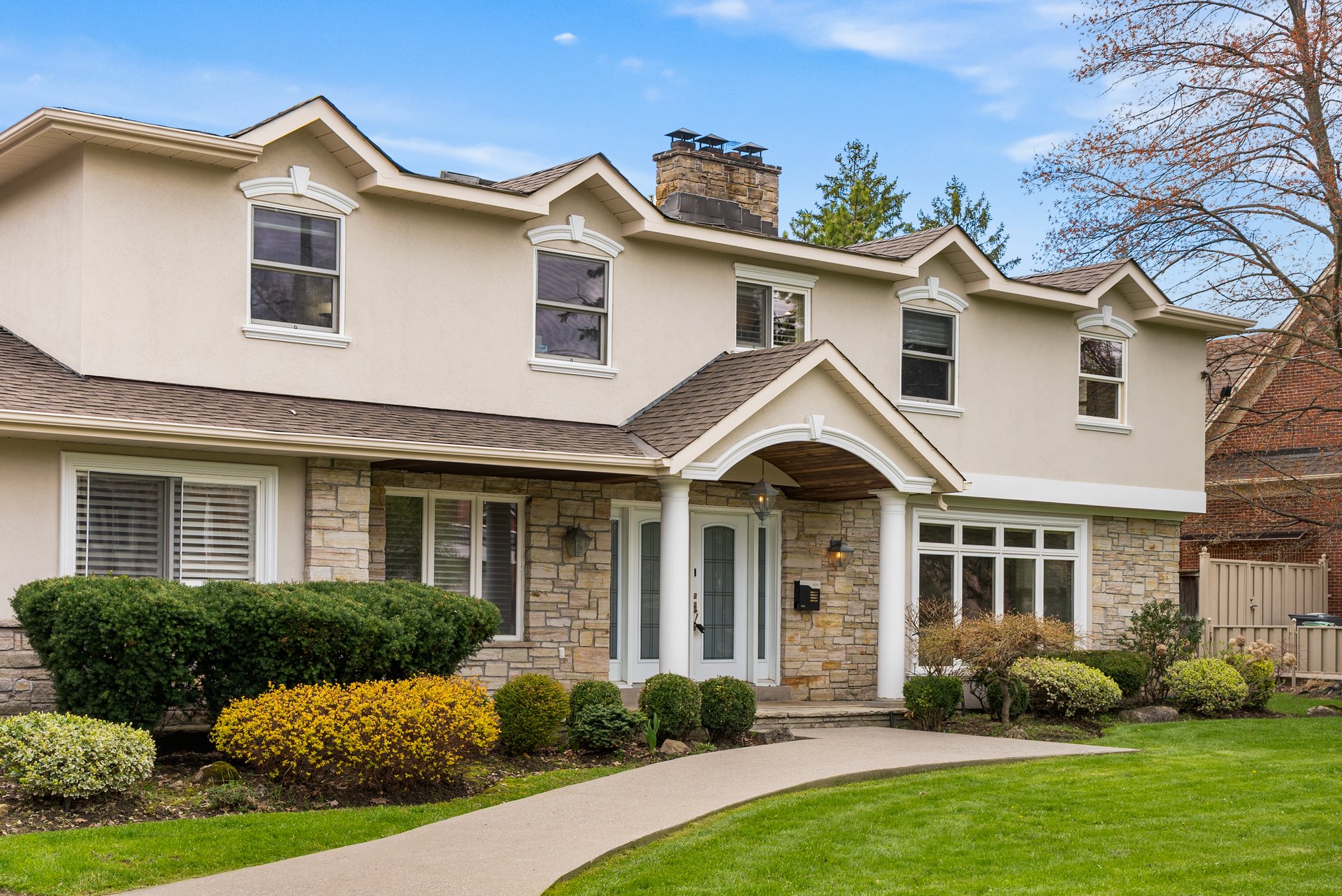 2154 Oneida Cres