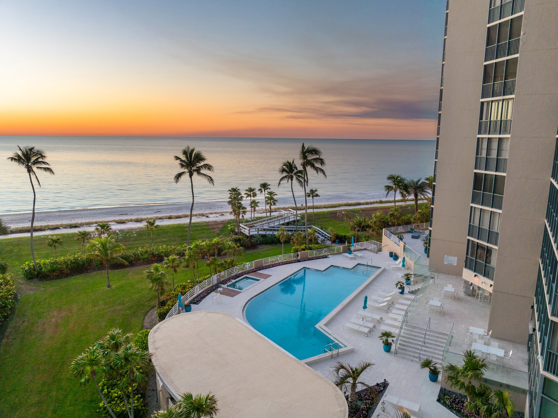 VISTAS 903 AT PARK SHORE