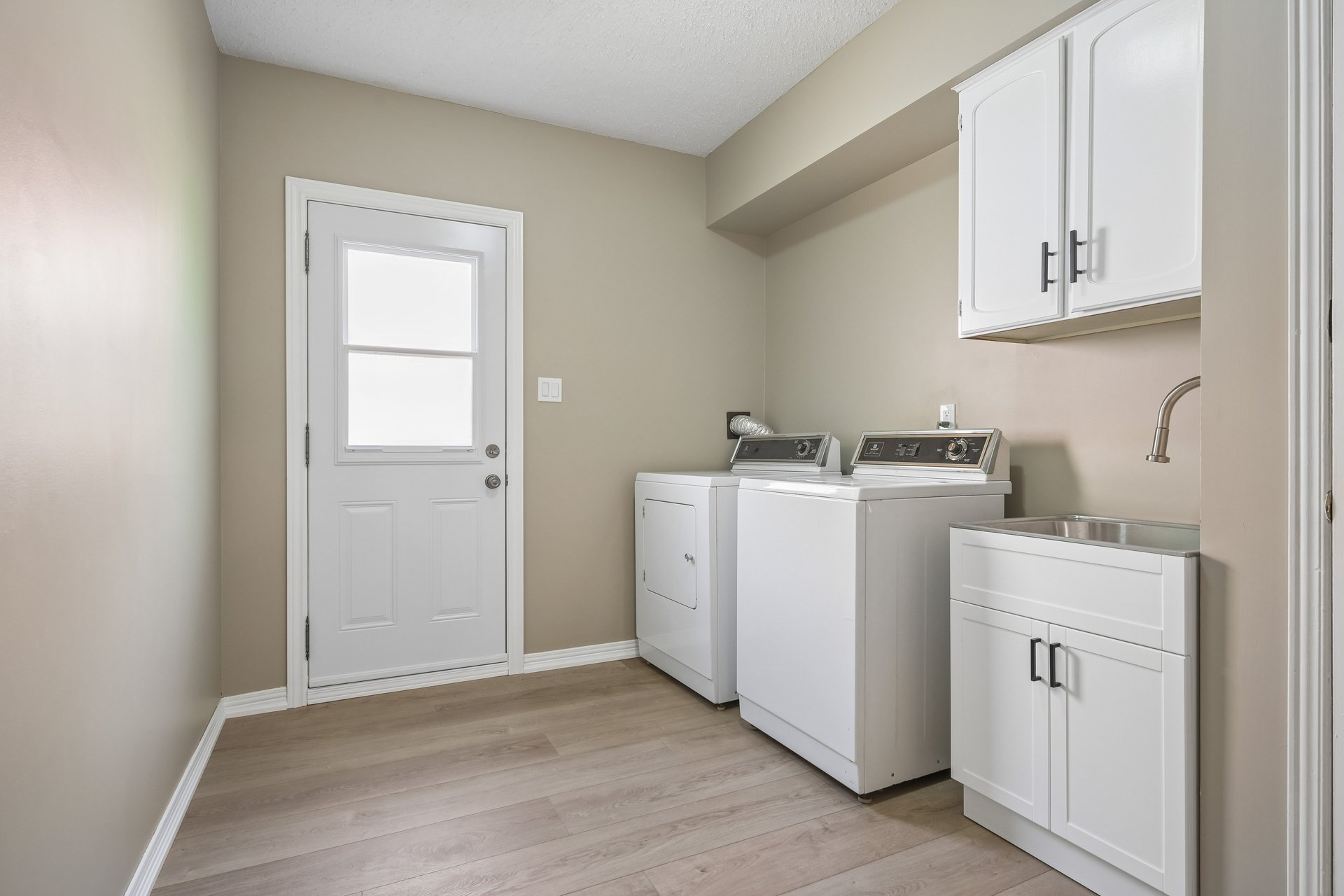 Unbeatable location in Glen Abbey!