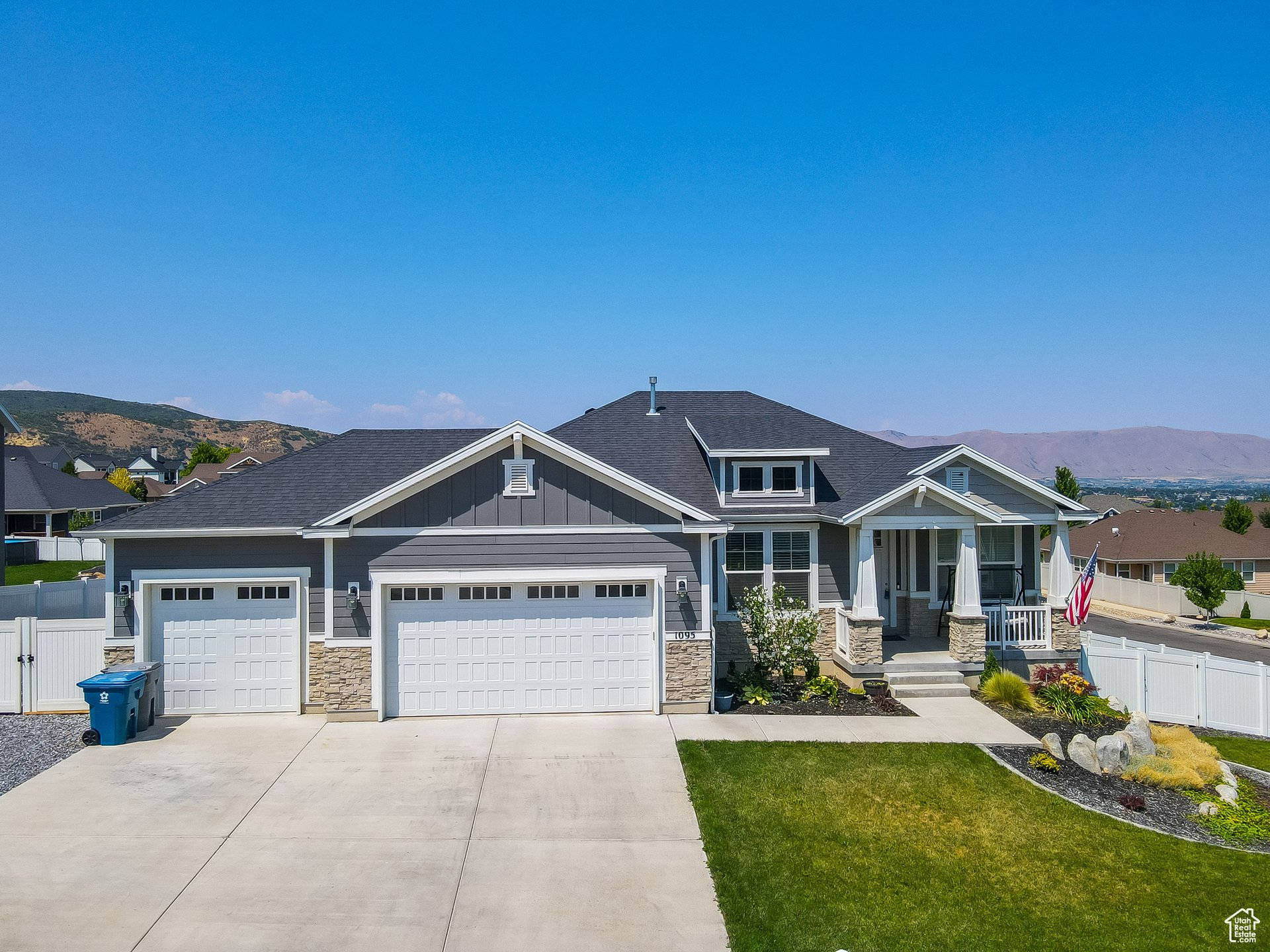 1095 N Christley Ln