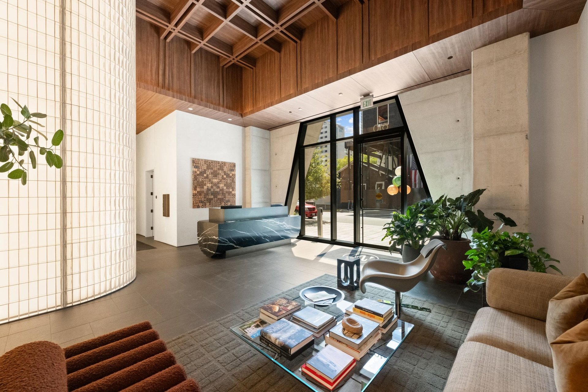 610 Davis Street #3902
