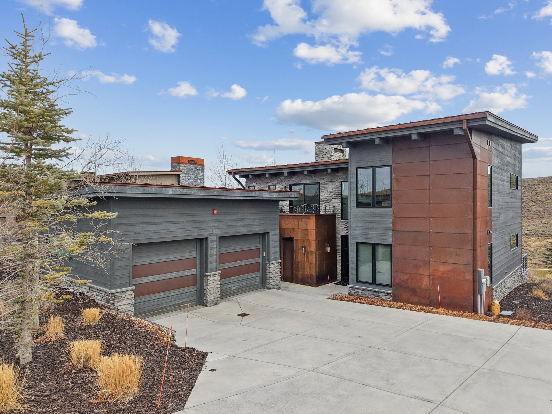 6768 Golden Bear Loop