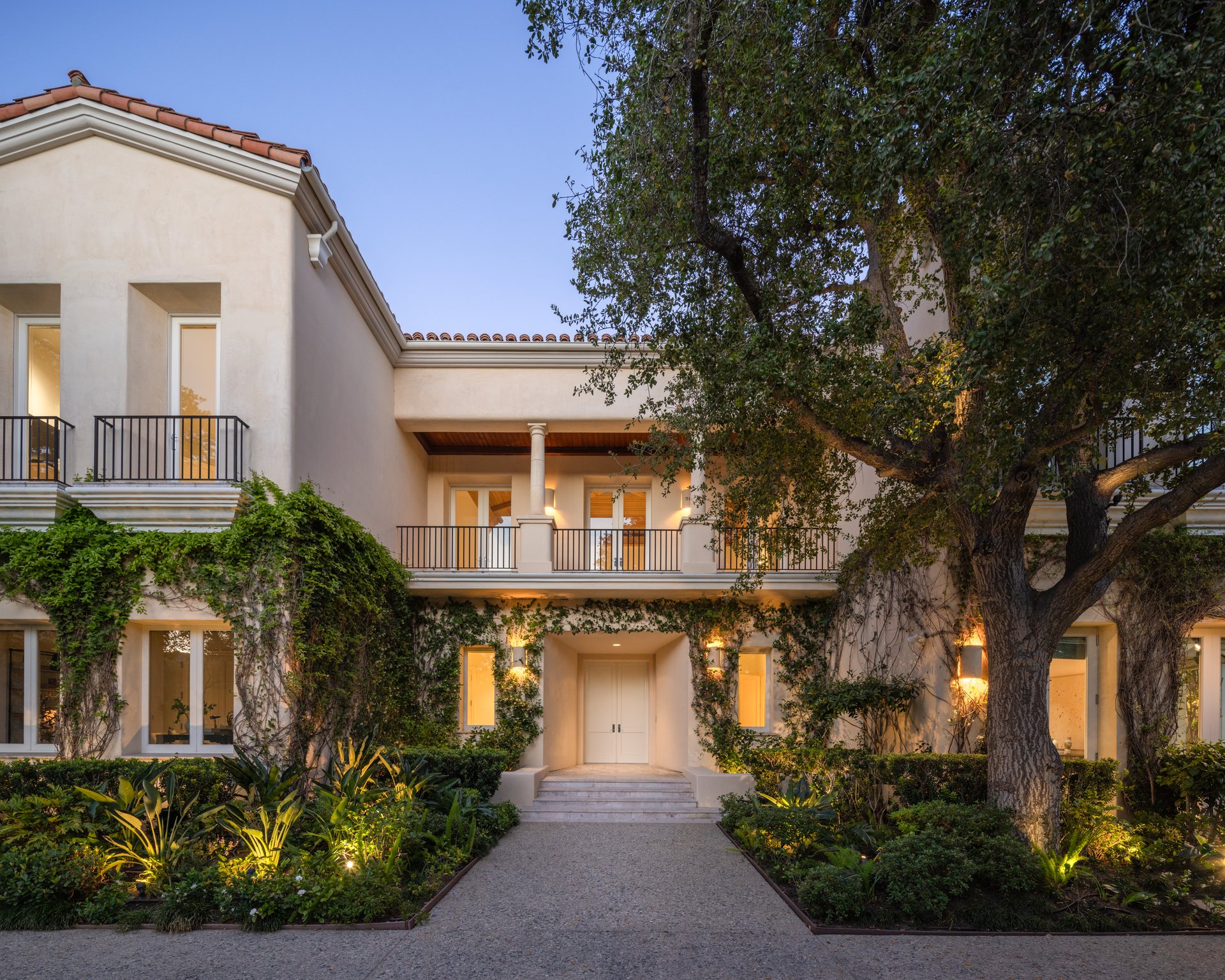 1672 Waynecrest Dr, Beverly Hills