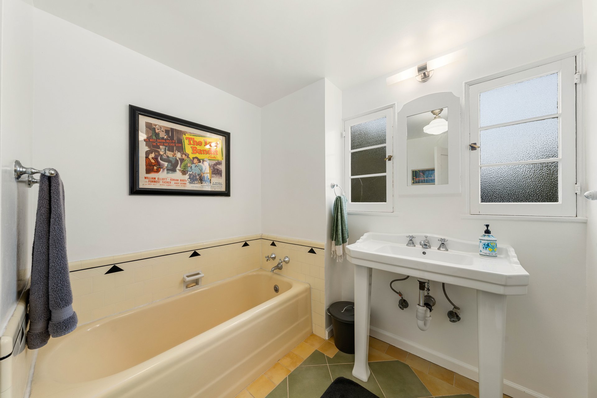6427 Orange St, Beverly Grove