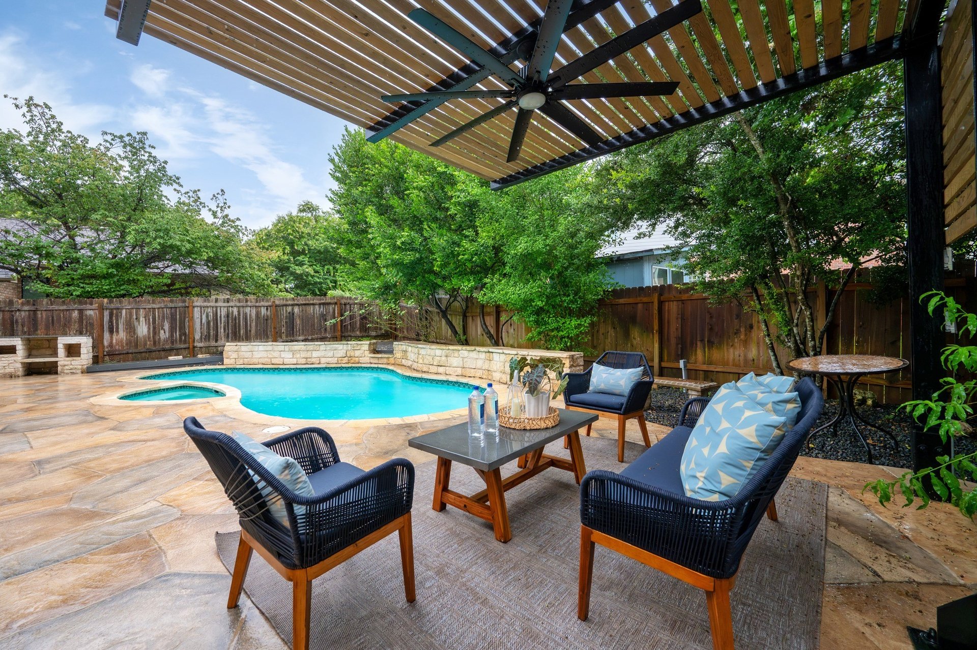 10033 Scull Creek DR