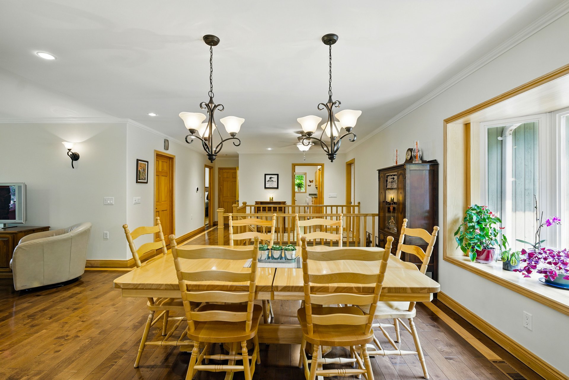 276 Jeffrey Road N, Ryerson