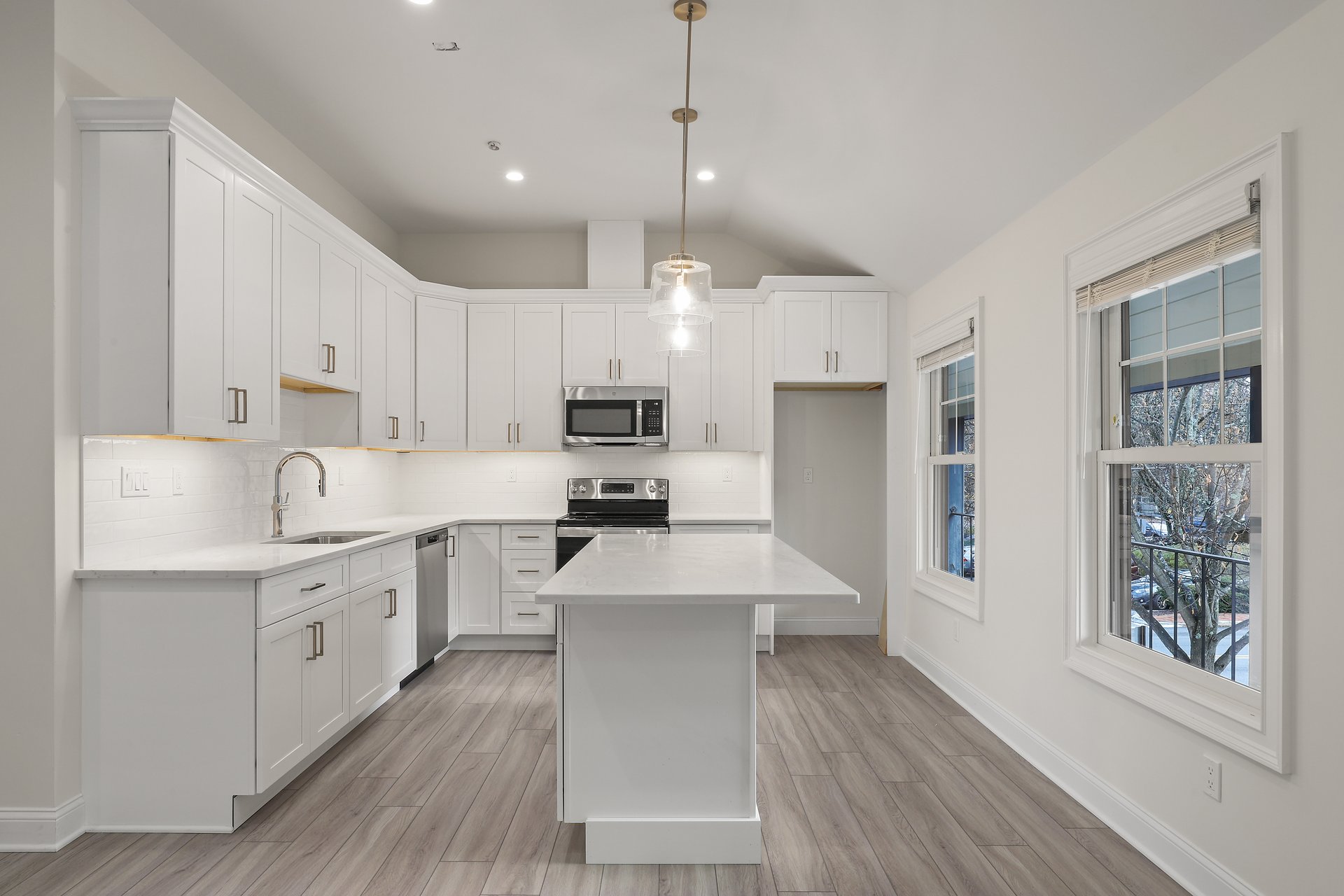 225 Katonah Avenue Unit: 2