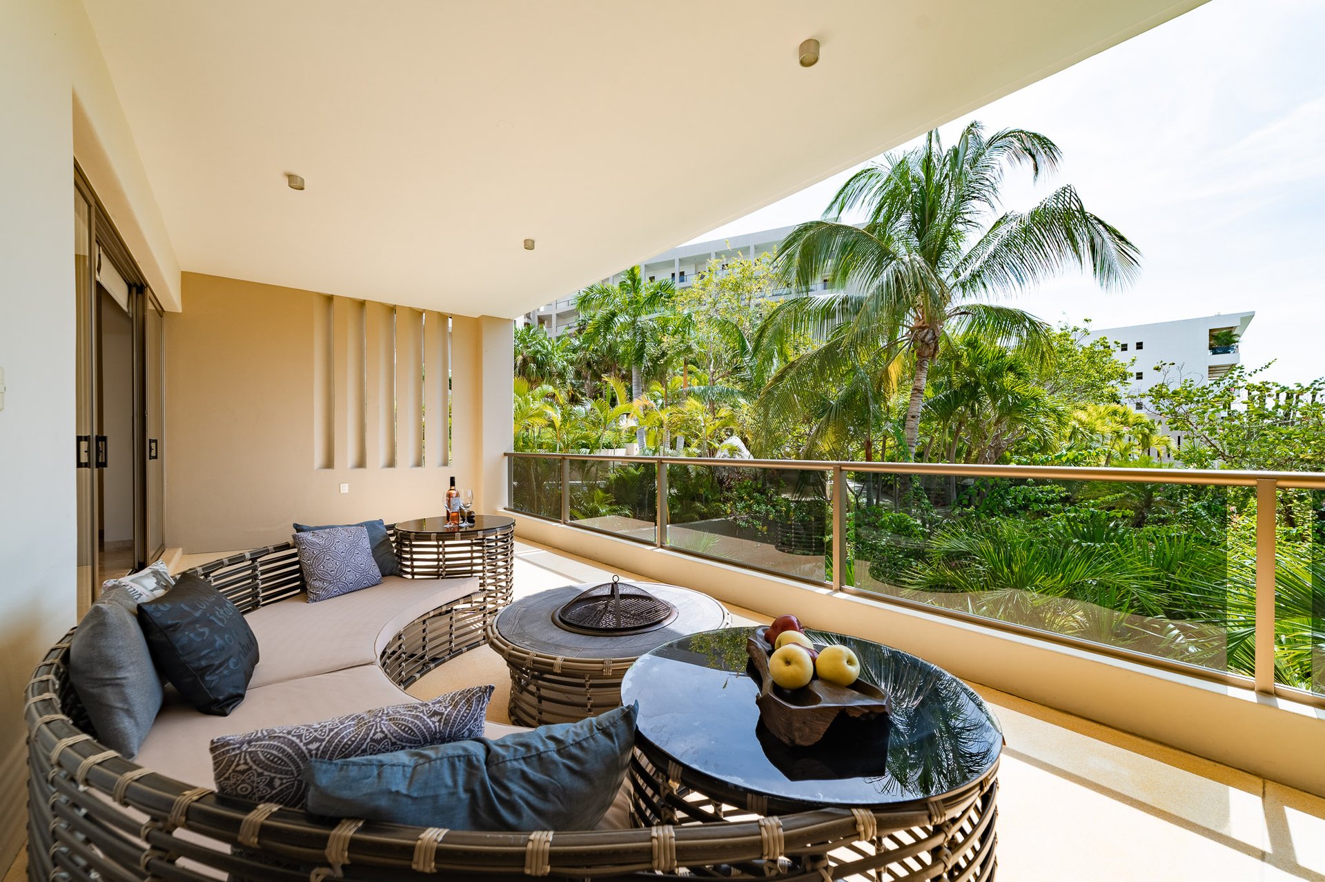 3 Bedroom, Condo, COSMO 8A-1