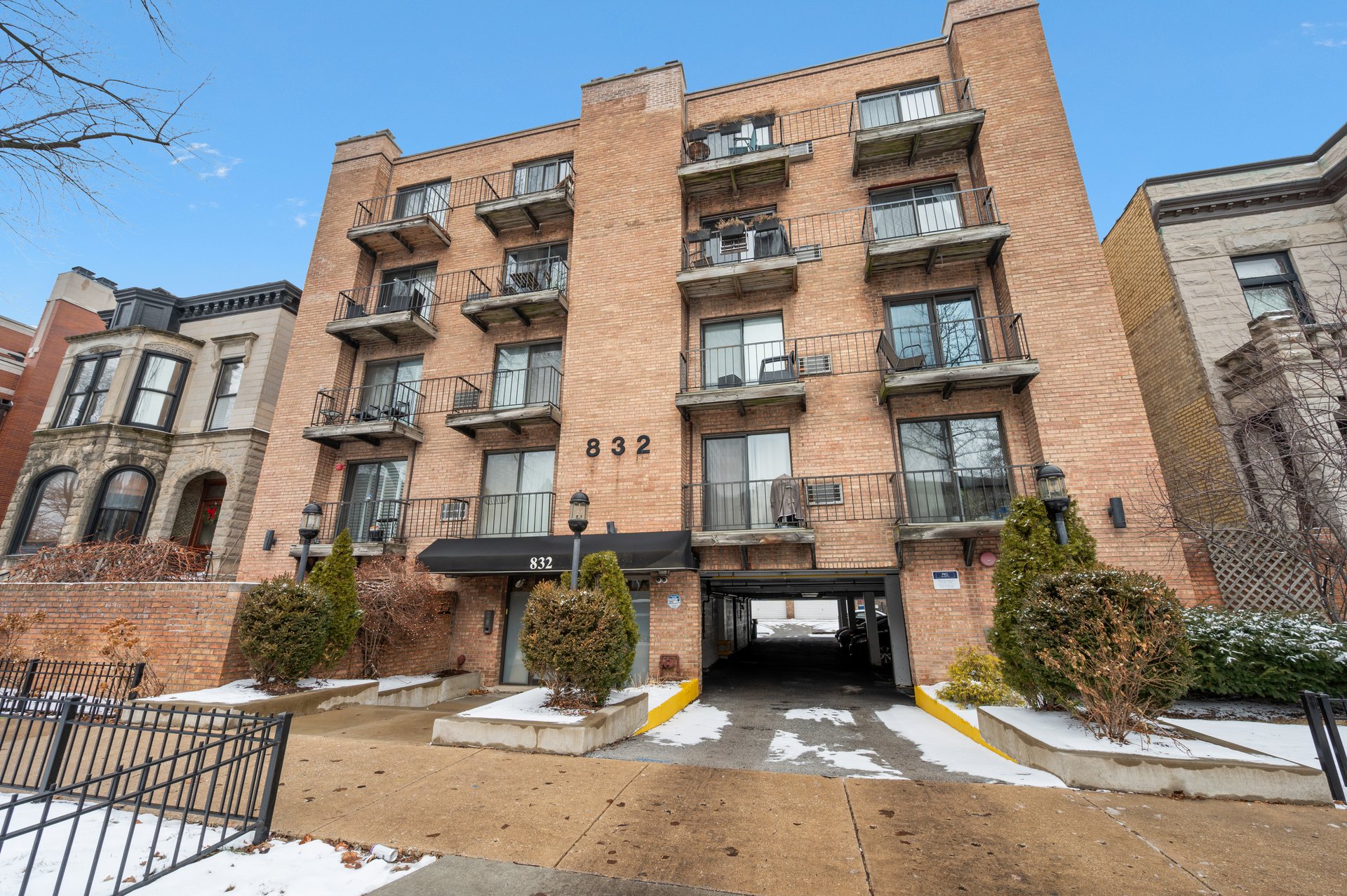 832 Oakdale Ave Unit 3H