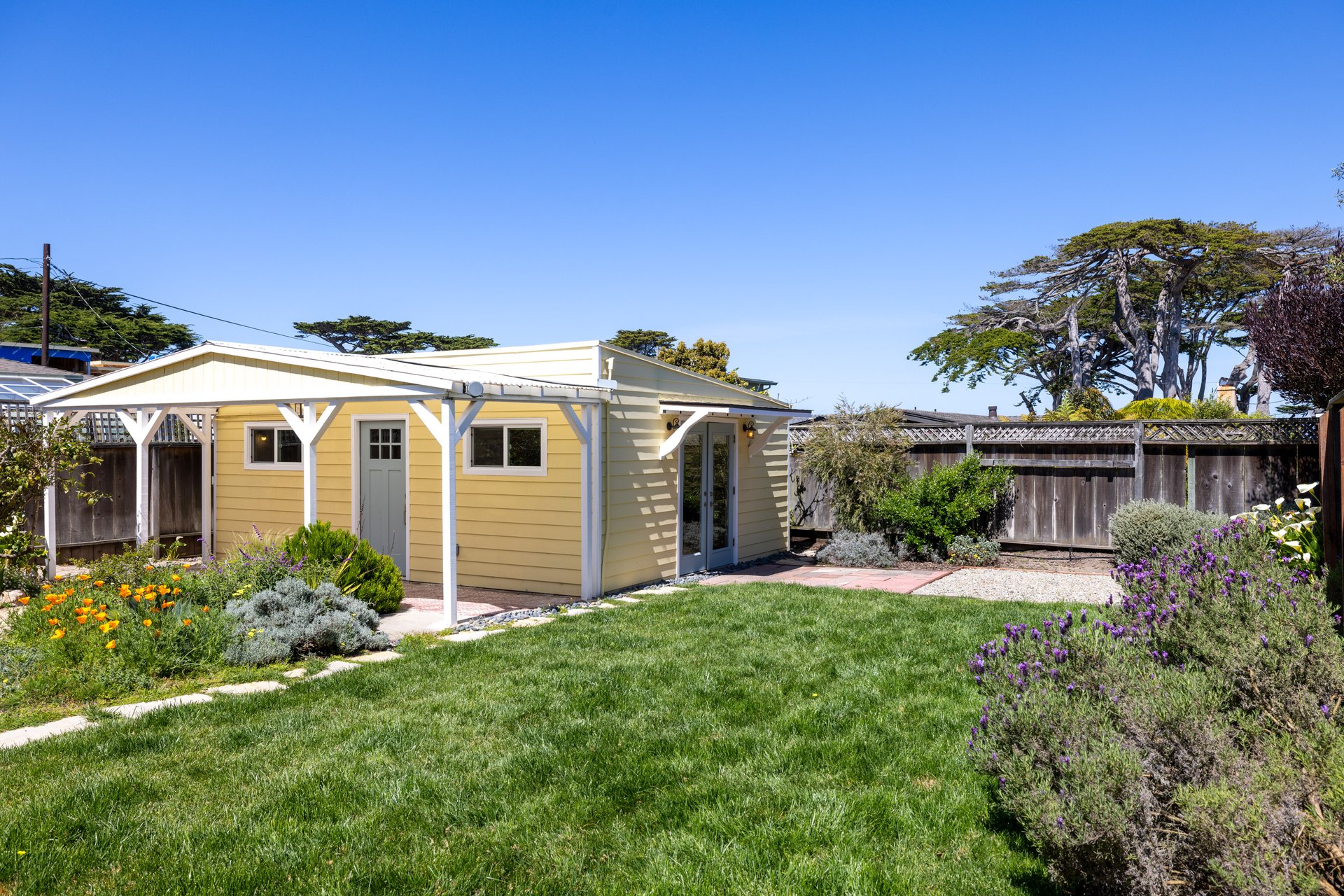 Charming Pacific Grove Cottage