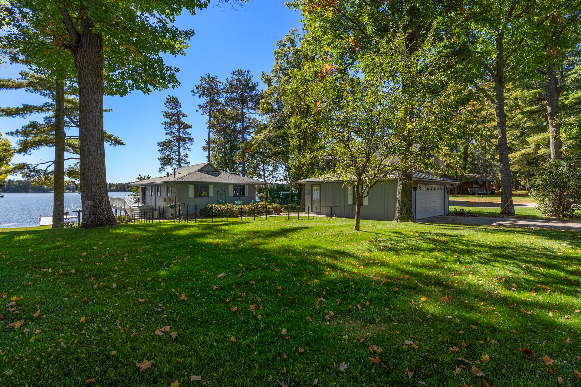 Charming, Southfacing Cabin with Sandy Beach on the Whitefish Chain