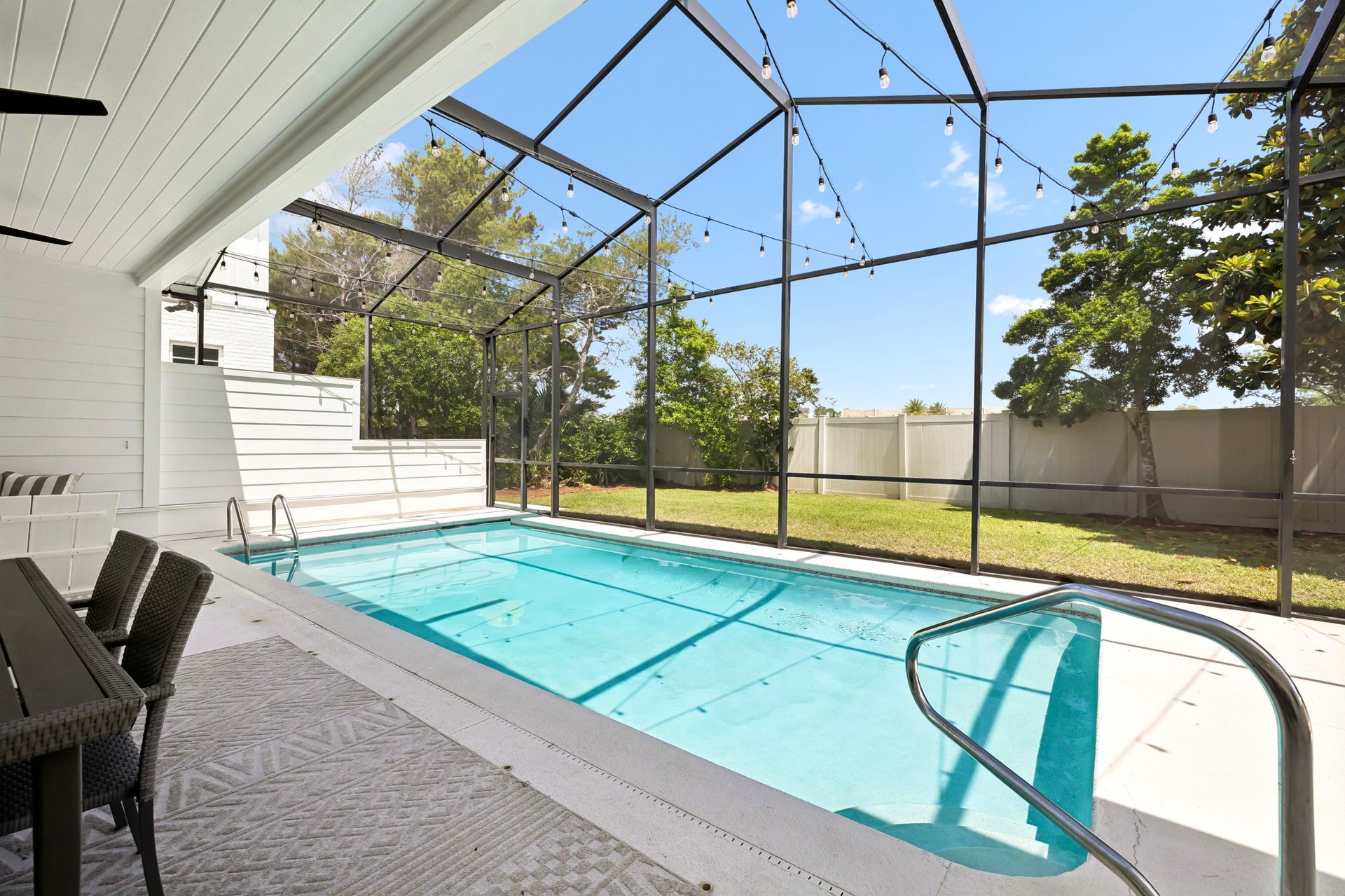 The Sand Cliffs Coastal Retreat